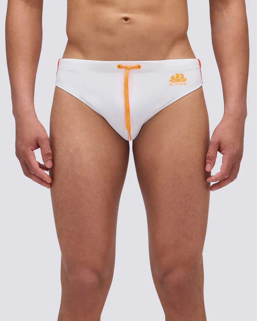 Costume slip Sundek bianco in tessuto tecnico stretch con logo sole arancione