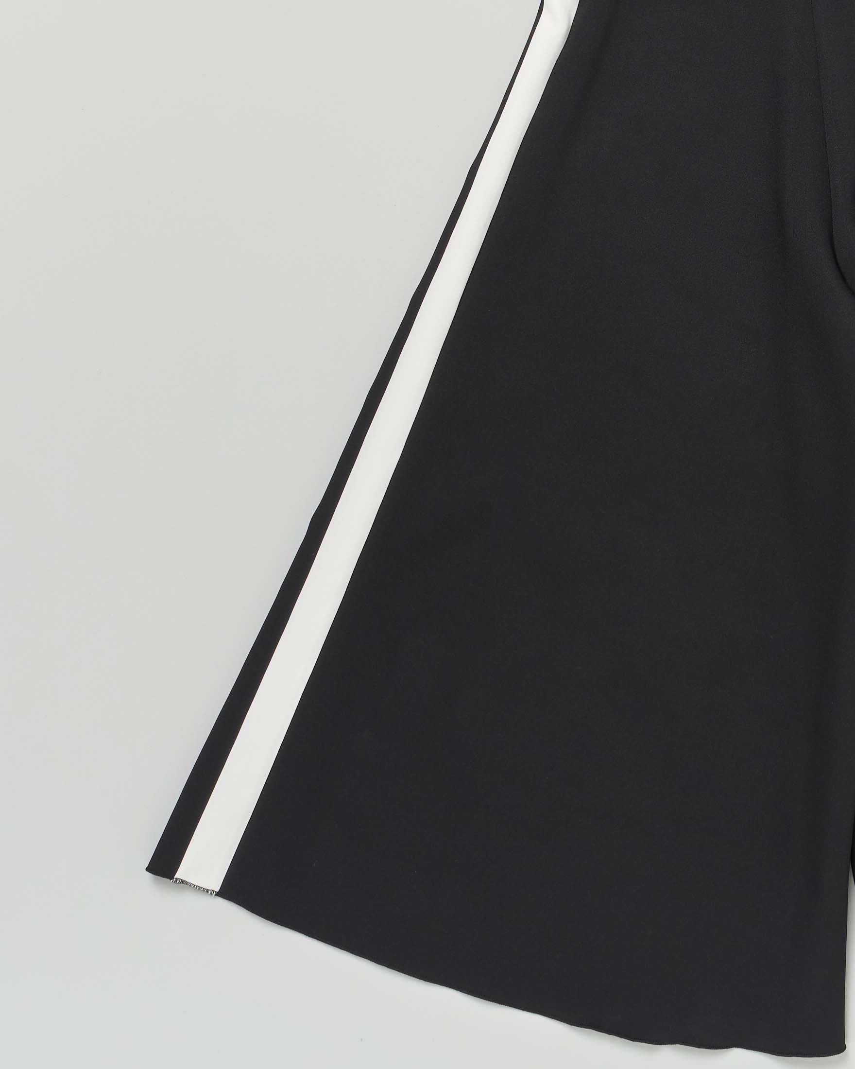 Abito tuta Elsy nero in cady senza maniche con bande bianche image