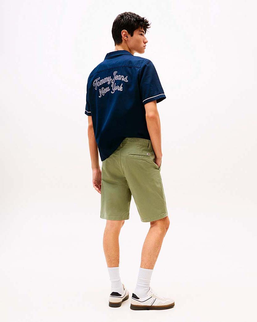 Bermuda chino Tommy Jeans verde militare in gabardina di cotone stretch