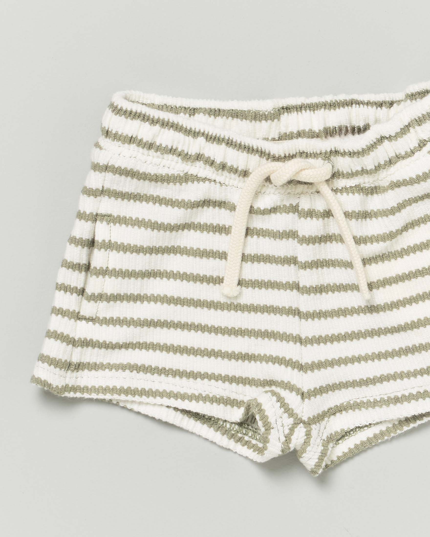 Short Lil'Atelier in maglia di cotone a righe avorio e verdi militare image