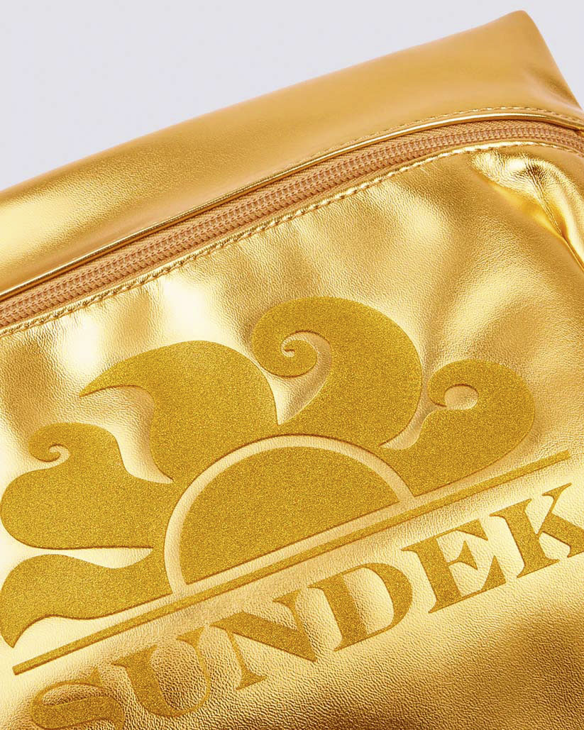Pochette Sundek color oro effetto metallizzato Sundek con patch logo in gomma e laccetto image