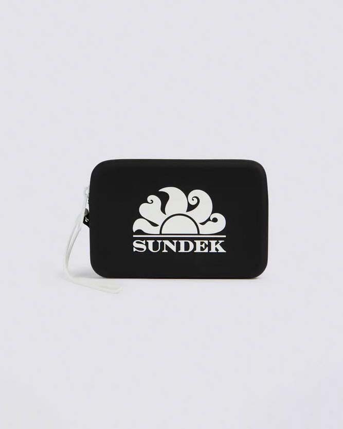 Wristlet pochette nera Sundek in materiale gommato con logo bianco a rilievo