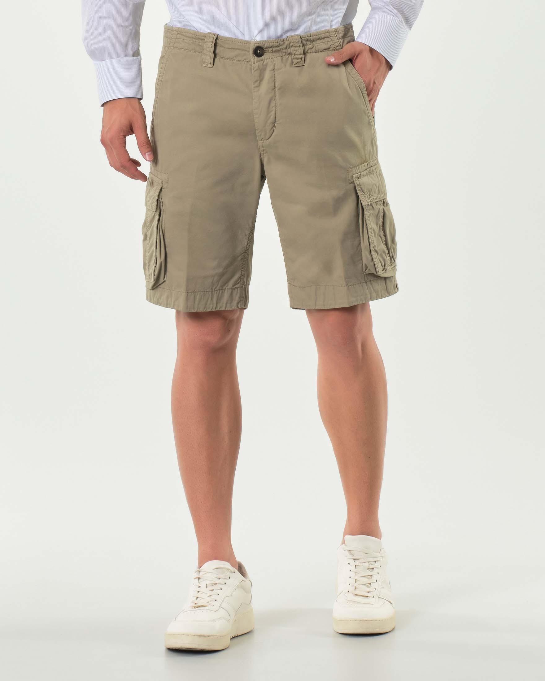 Bermuda Ashki.i sabbia tasconato in gabardina leggera di puro cotone image