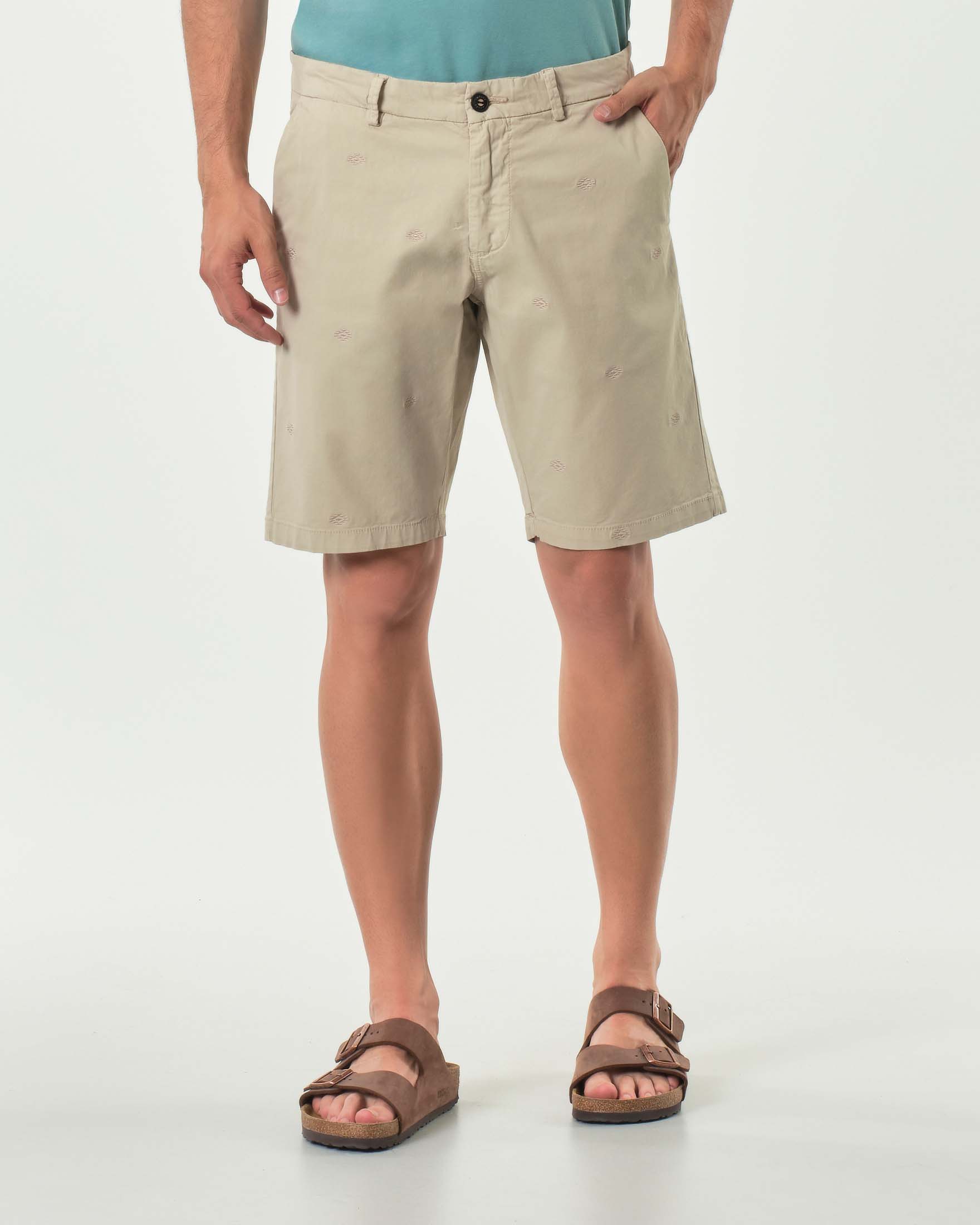 Bermuda chino Impure beige in cotone stretch con ricamo navajo all over