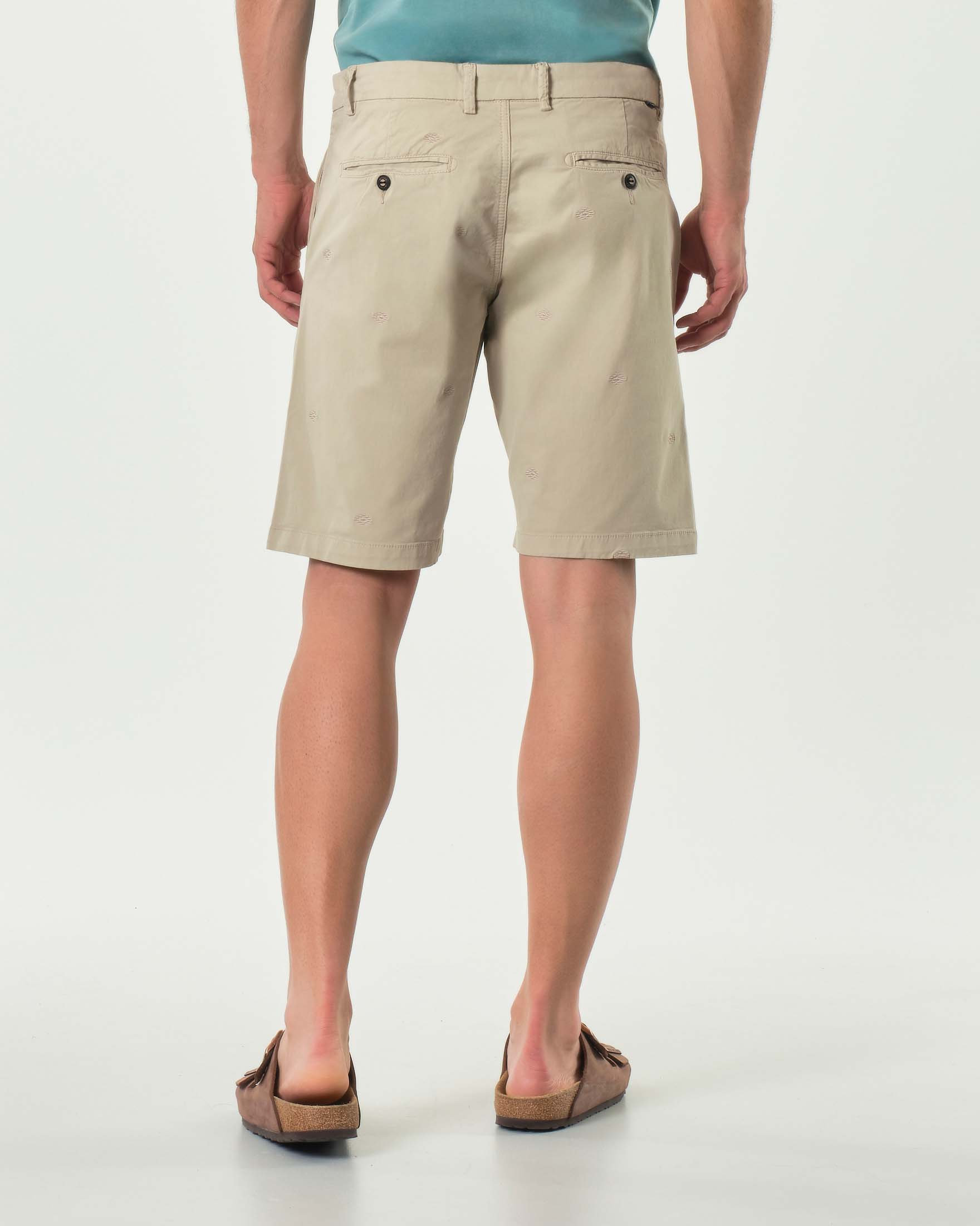 Bermuda chino Impure beige in cotone stretch con ricamo navajo all over