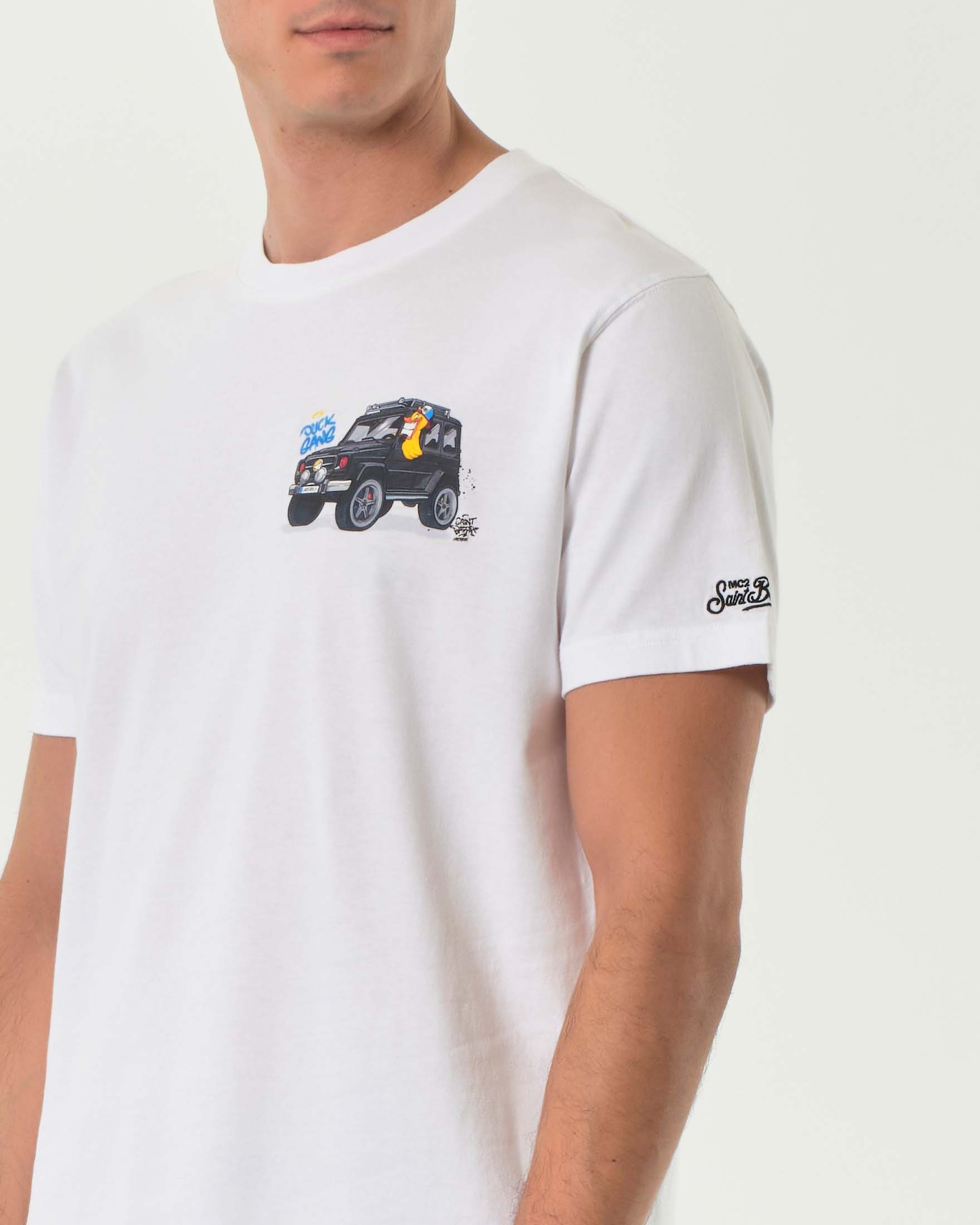 T-shirt MC2 Saint Barth bianca con stampa piccola fuoristrada duck gang sul petto e maxi sul retro image