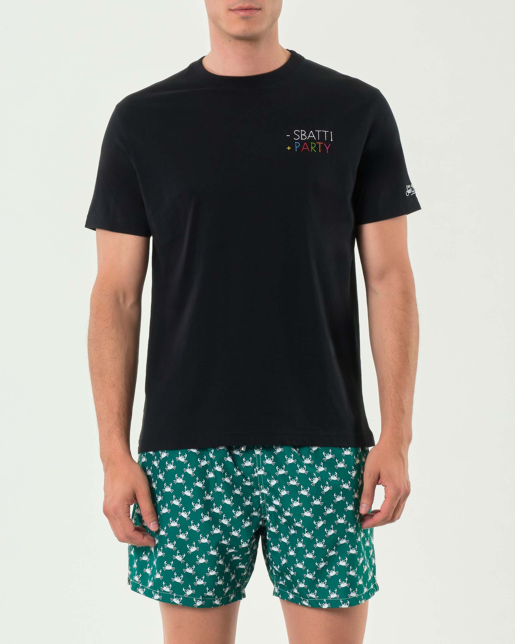 T-shirt nera con ricamo - Sbatti + Party sul petto