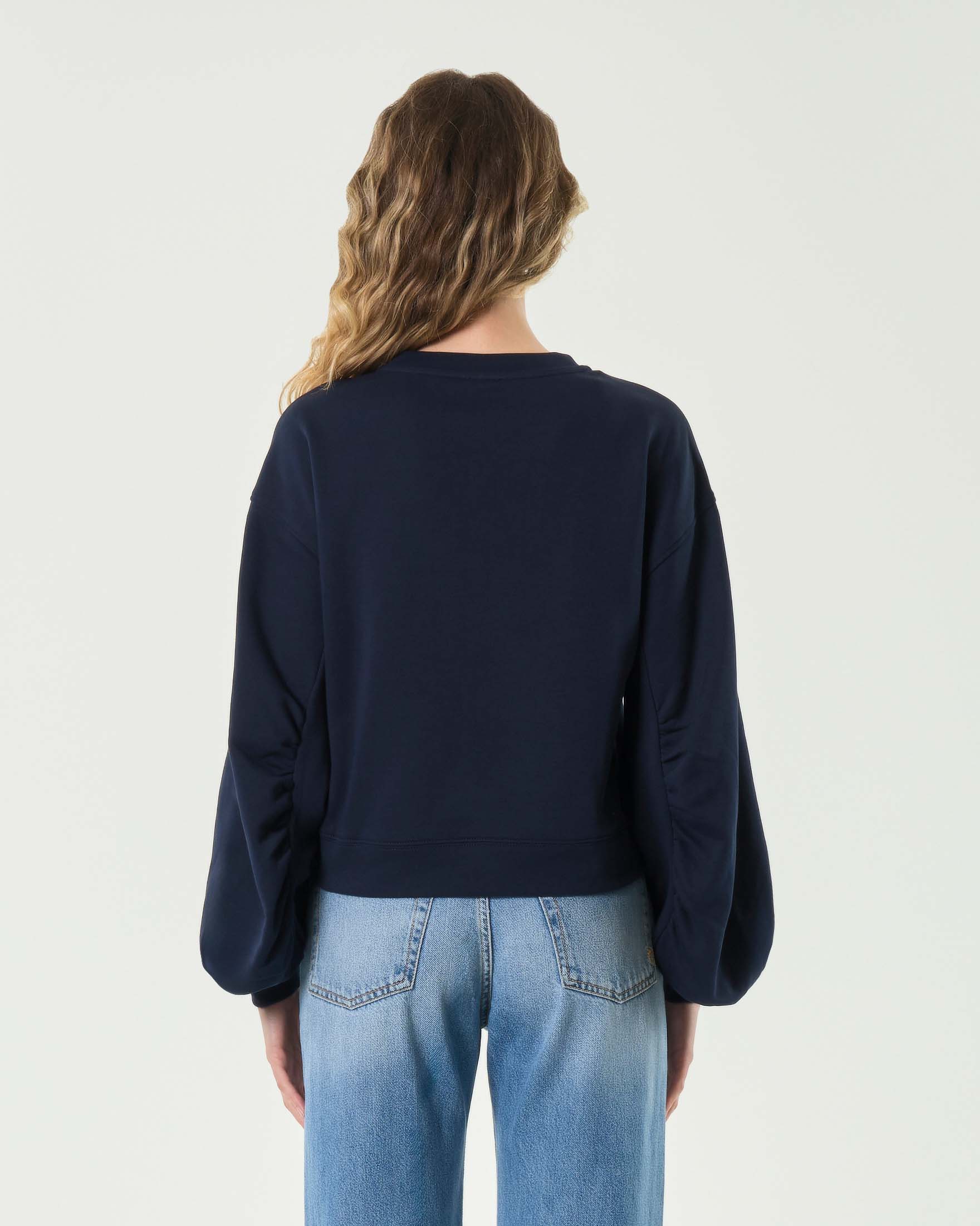 Felpa girocollo blu Pinko boxy-fit in cotone con ricamo gioiello Love Birds sul petto