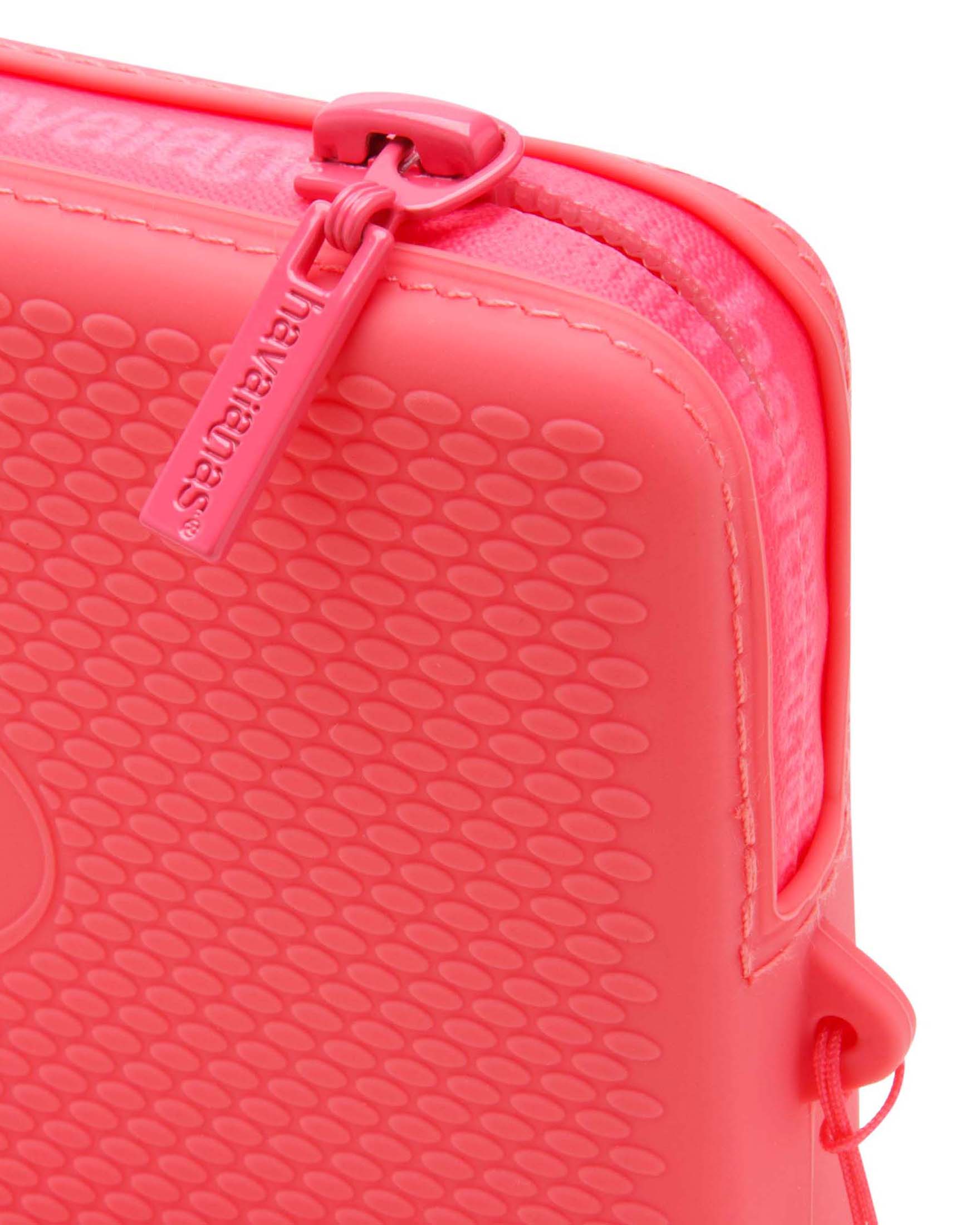 Mini Bag color corallo a lavorazione grana di riso e maxi logo impresso tono su tono image