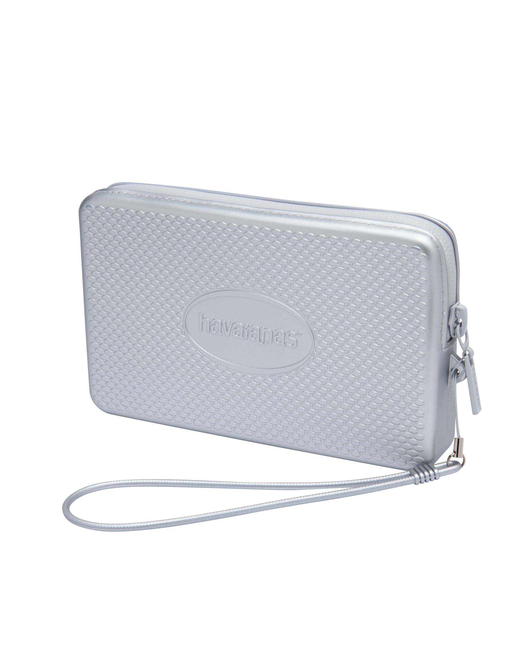 Mini Bag Plus Havaianas argento metallizzata a lavorazione grana di riso e maxi logo impresso tono su tono image