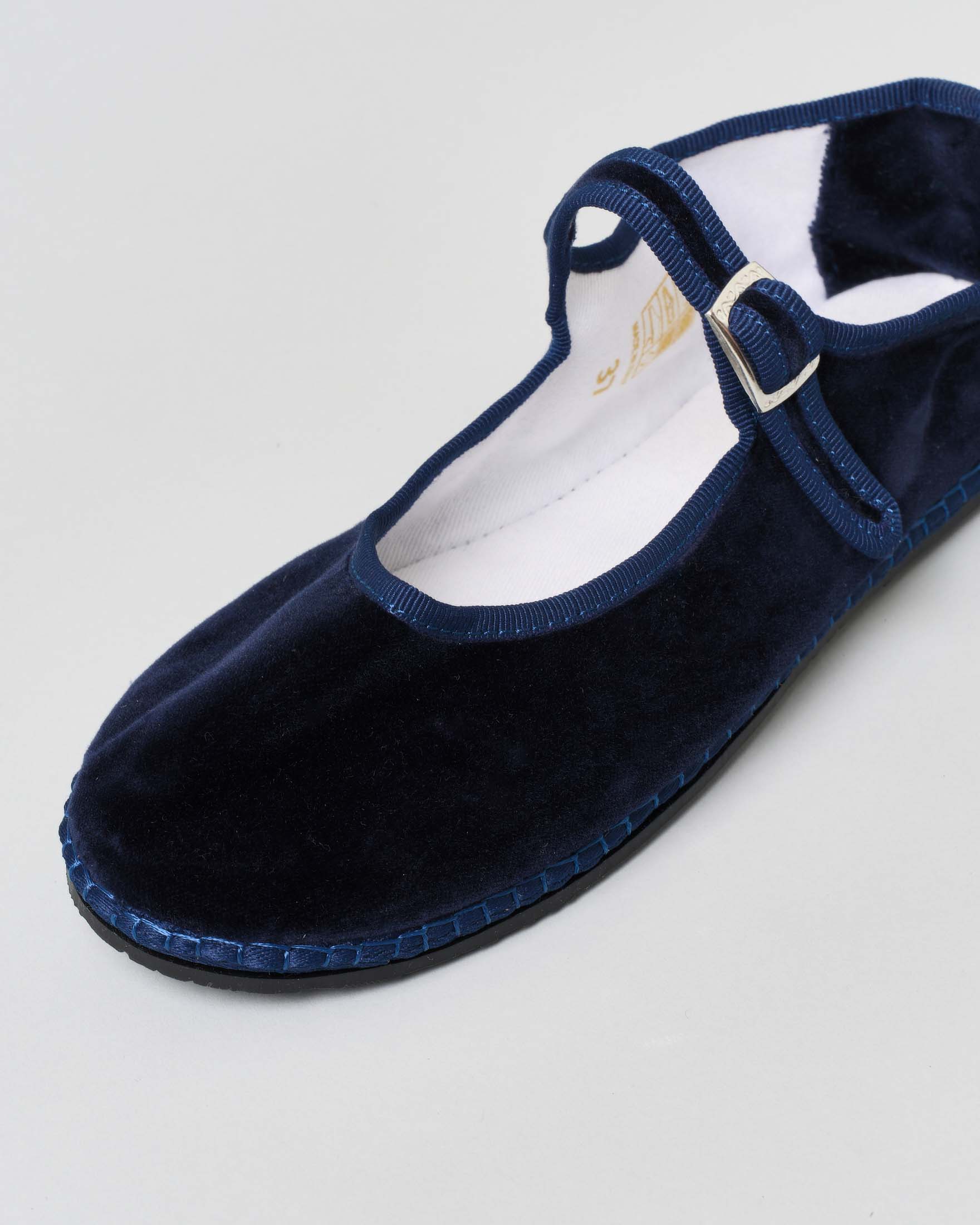 Friulane blu in velluto di cotone con laccetto di chiusura image