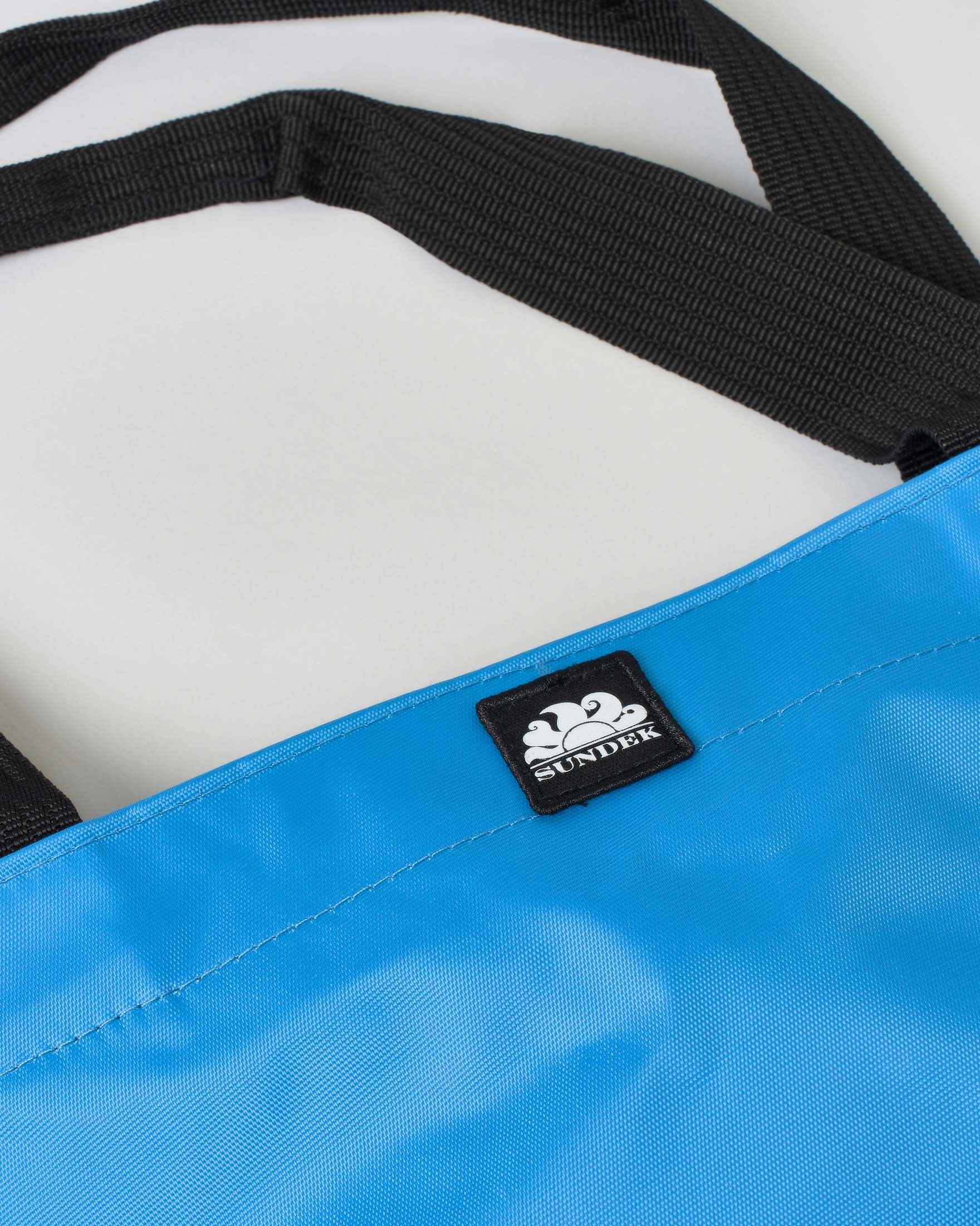 Tote bag grande celeste Sundek in tessuto tecnico impermeabile con logo e manici neri image