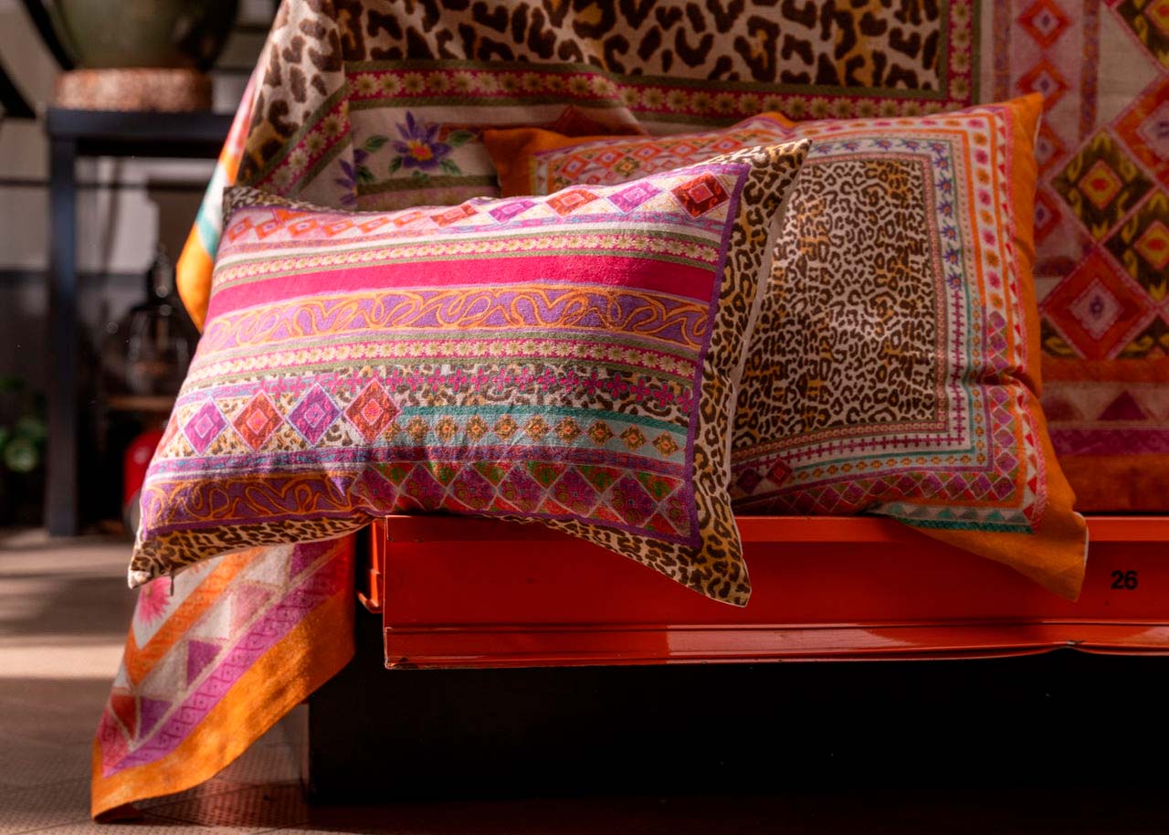 Federa per cuscino quadrato Jurta in lino e cotone con stampa a trama orientale image