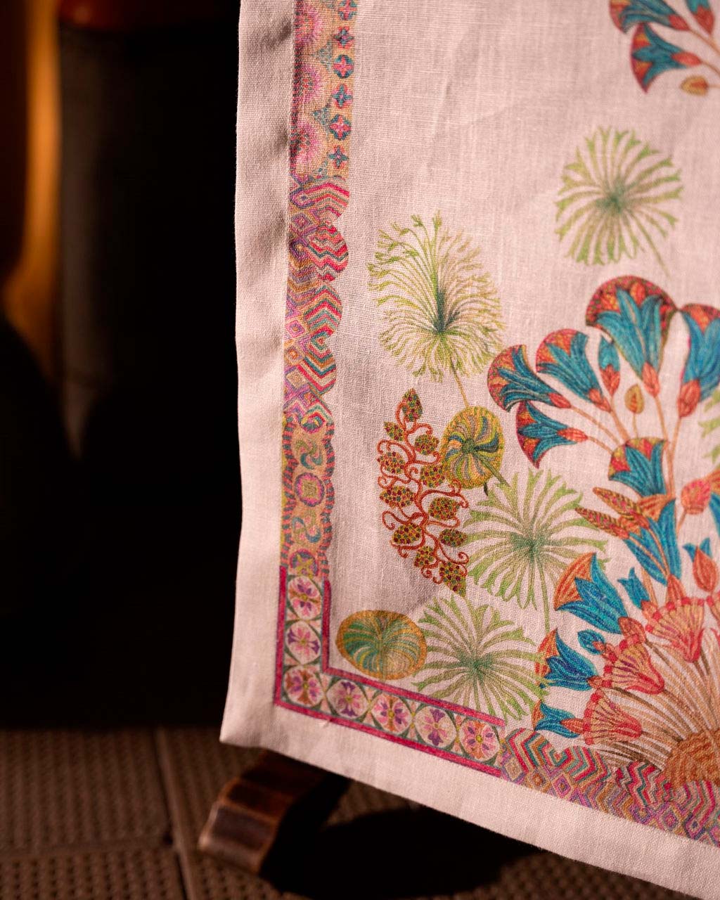 Runner Papyro in lino a fantasia piante esotiche multicolor