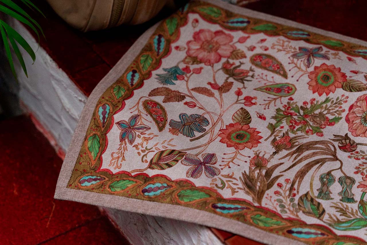 Tappeto Occitane a fantasia floreale e bordo sabbia 52x180 image