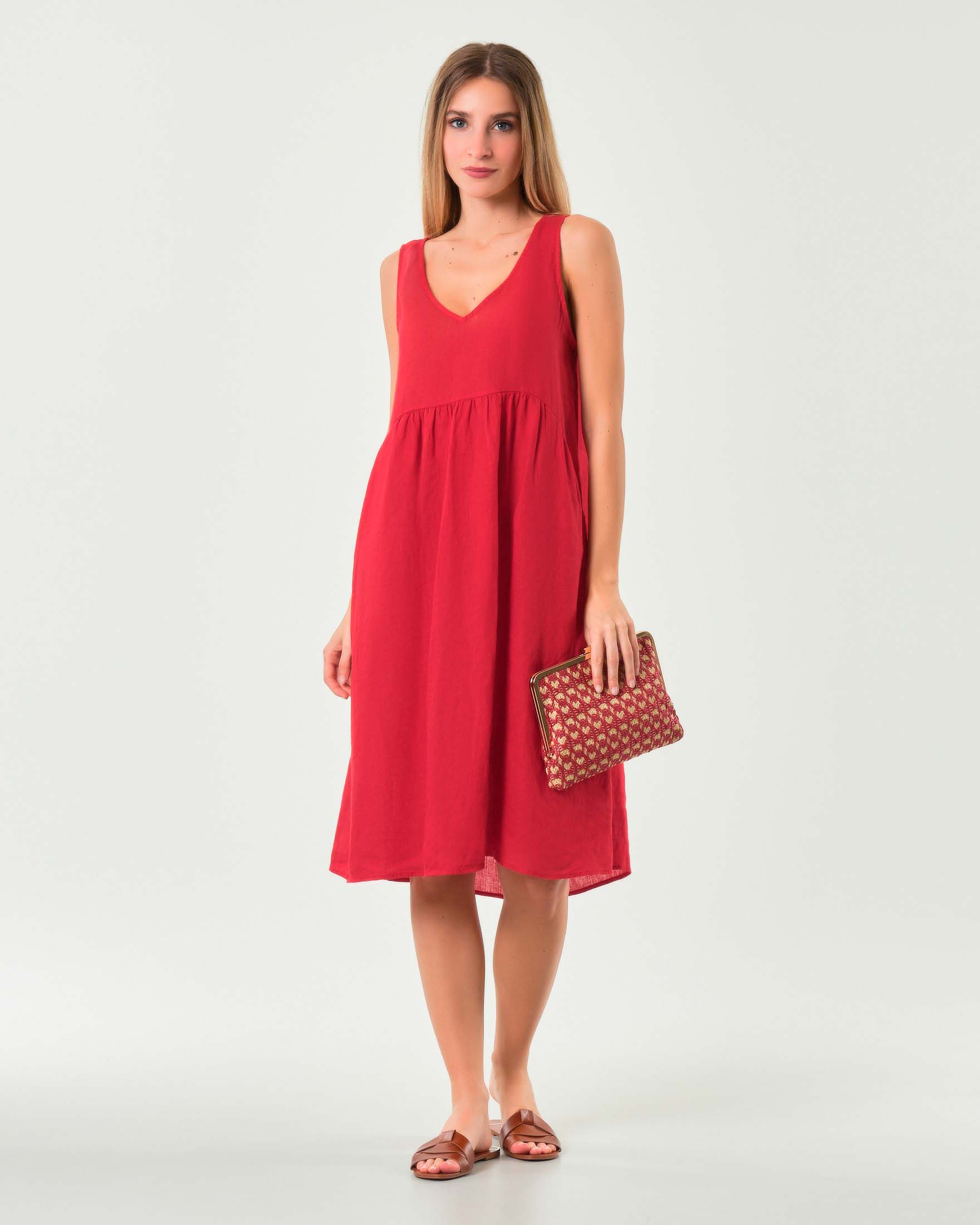 Abito corto rosso in lino senza maniche con scollo a V e arricciatura