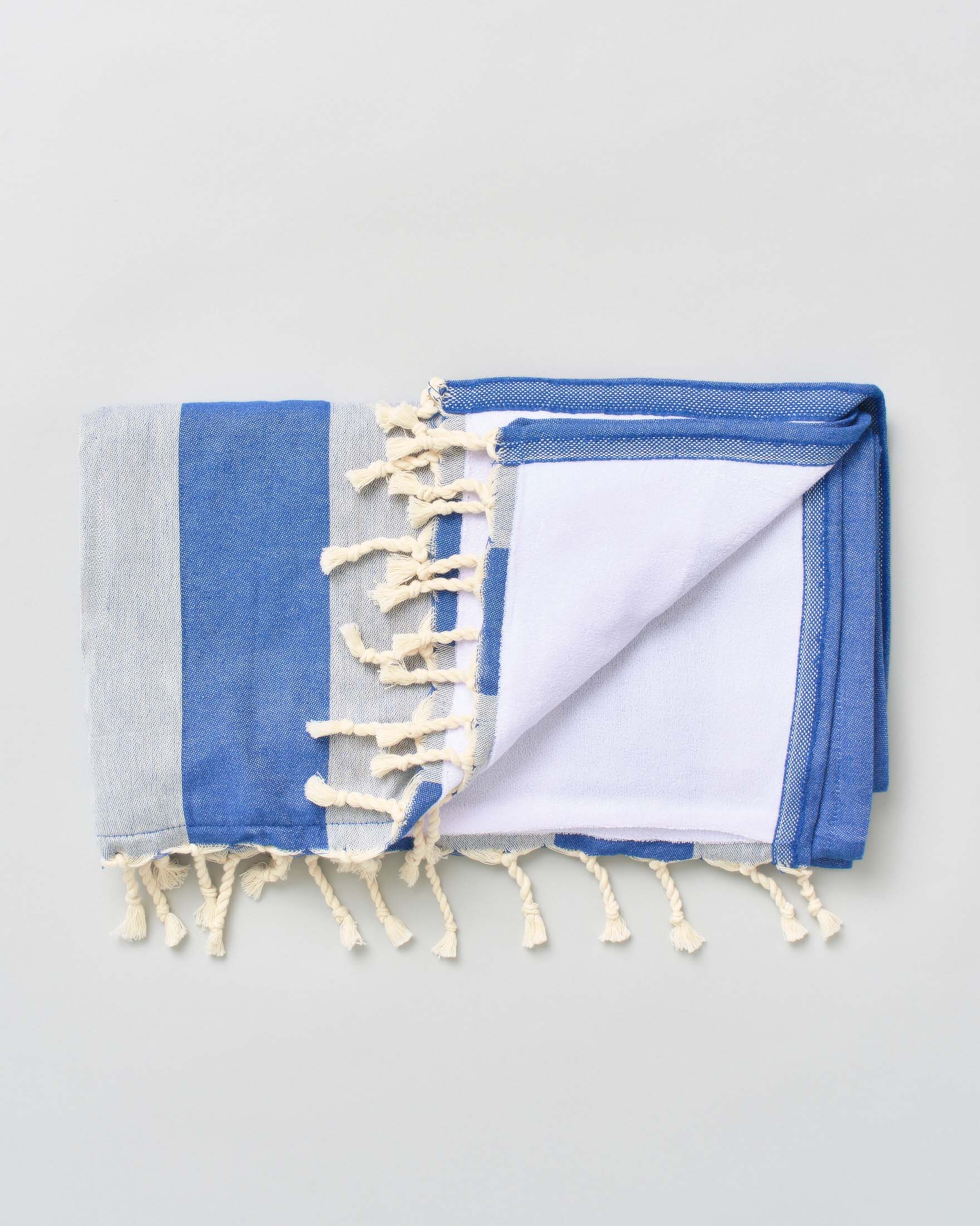 Telo mare MC2 Saint Barth in cotone a riga larga grigia e celeste con frange al fondo e scritta logo ricamata image