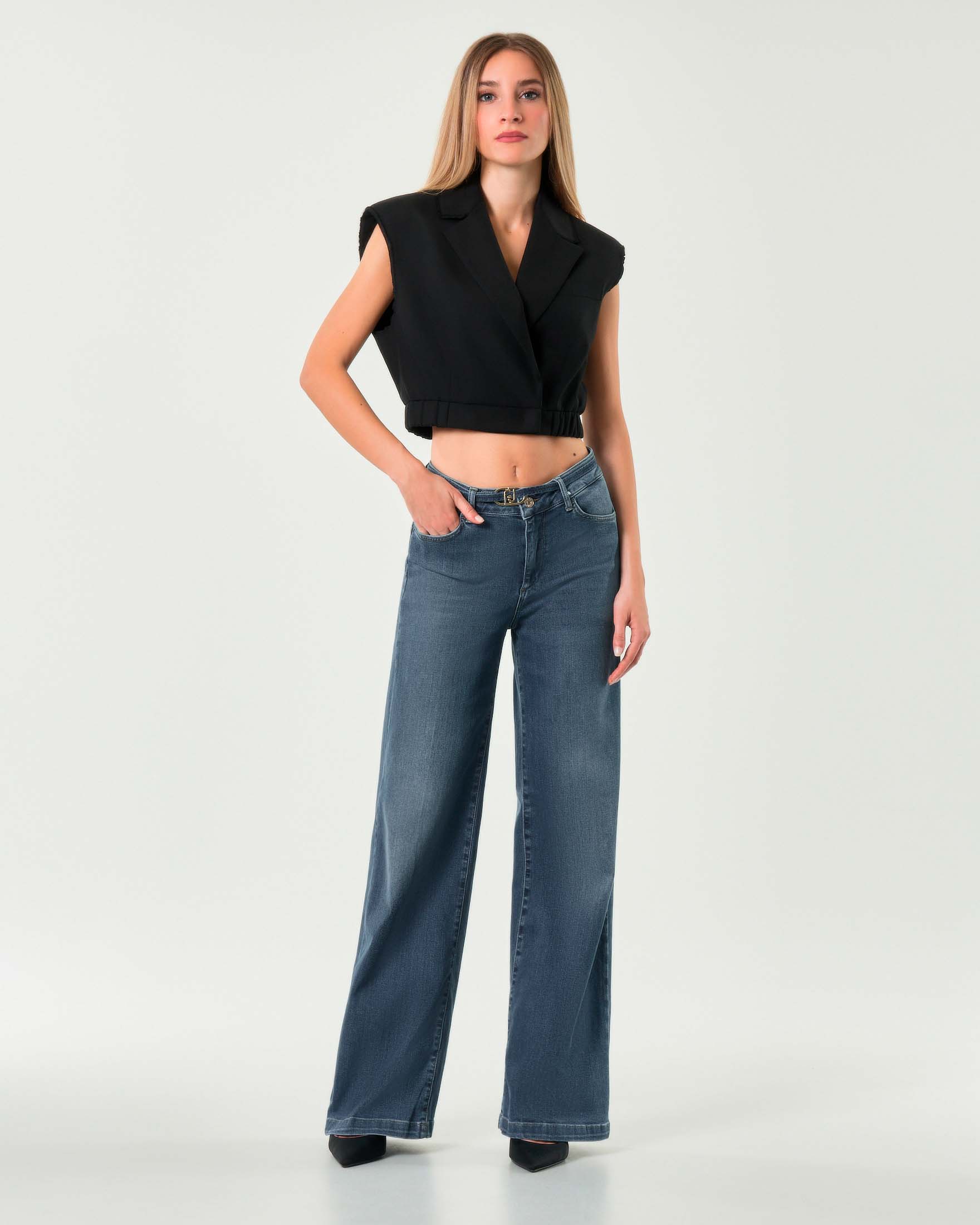 Pantaloni flare in cotone stretch Liu Jo blu stone washed con cinturina in vita con fibbia logo