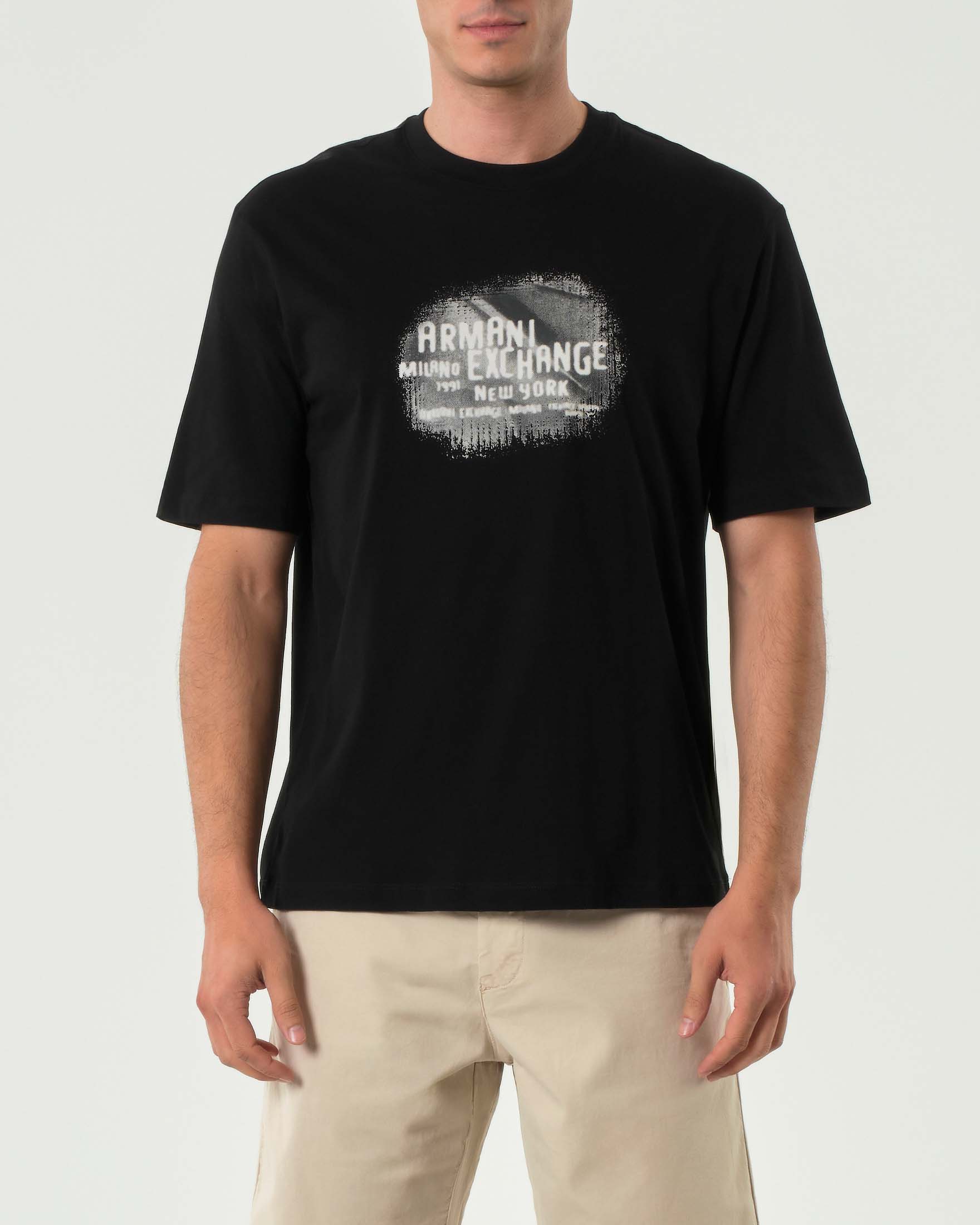 T-shirt mezza manica Armani Exchange nera con stampa grafica logo centrale sul petto