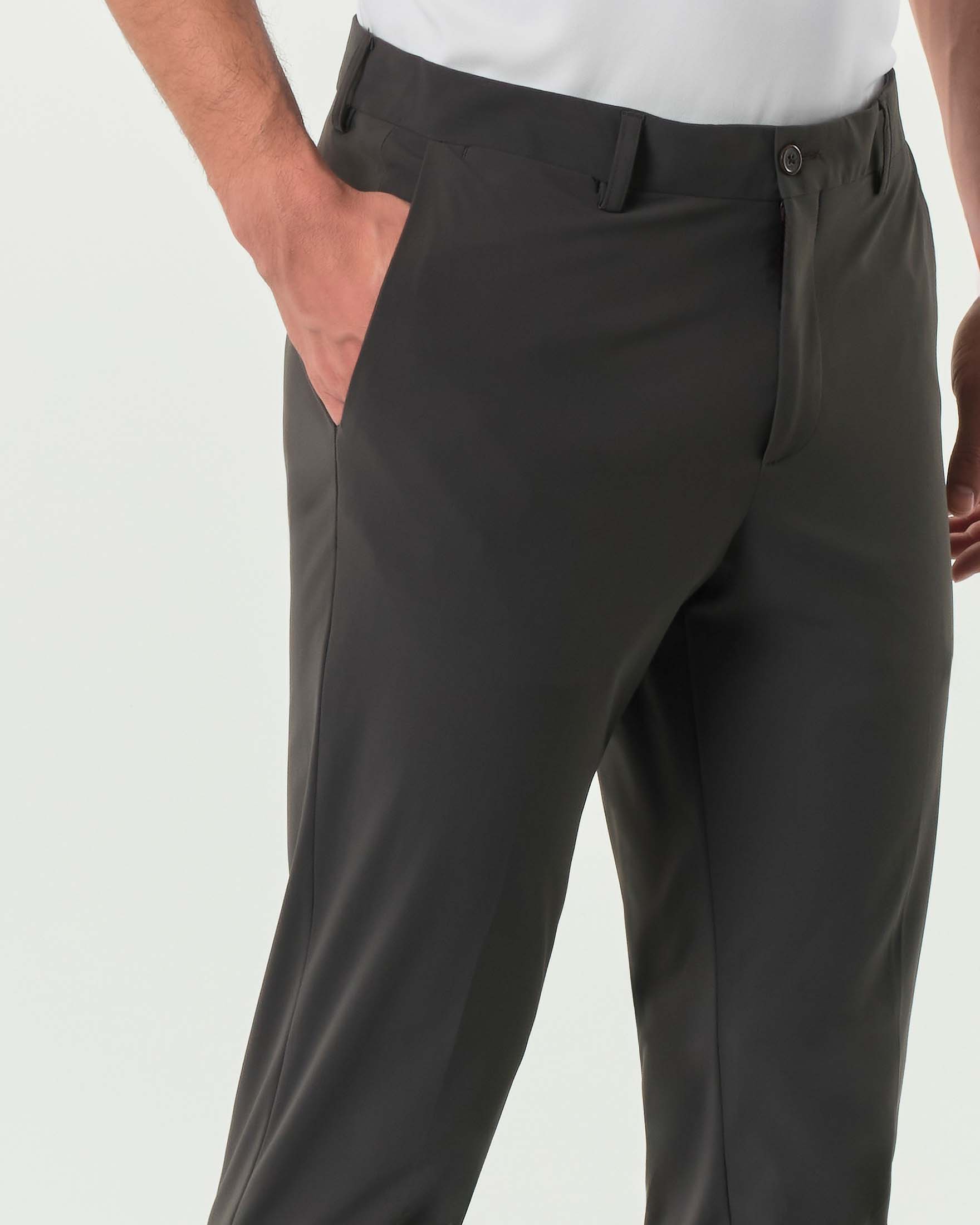 Pantaloni chino Pellizzari slim marrone in tessuto tecnico stretch