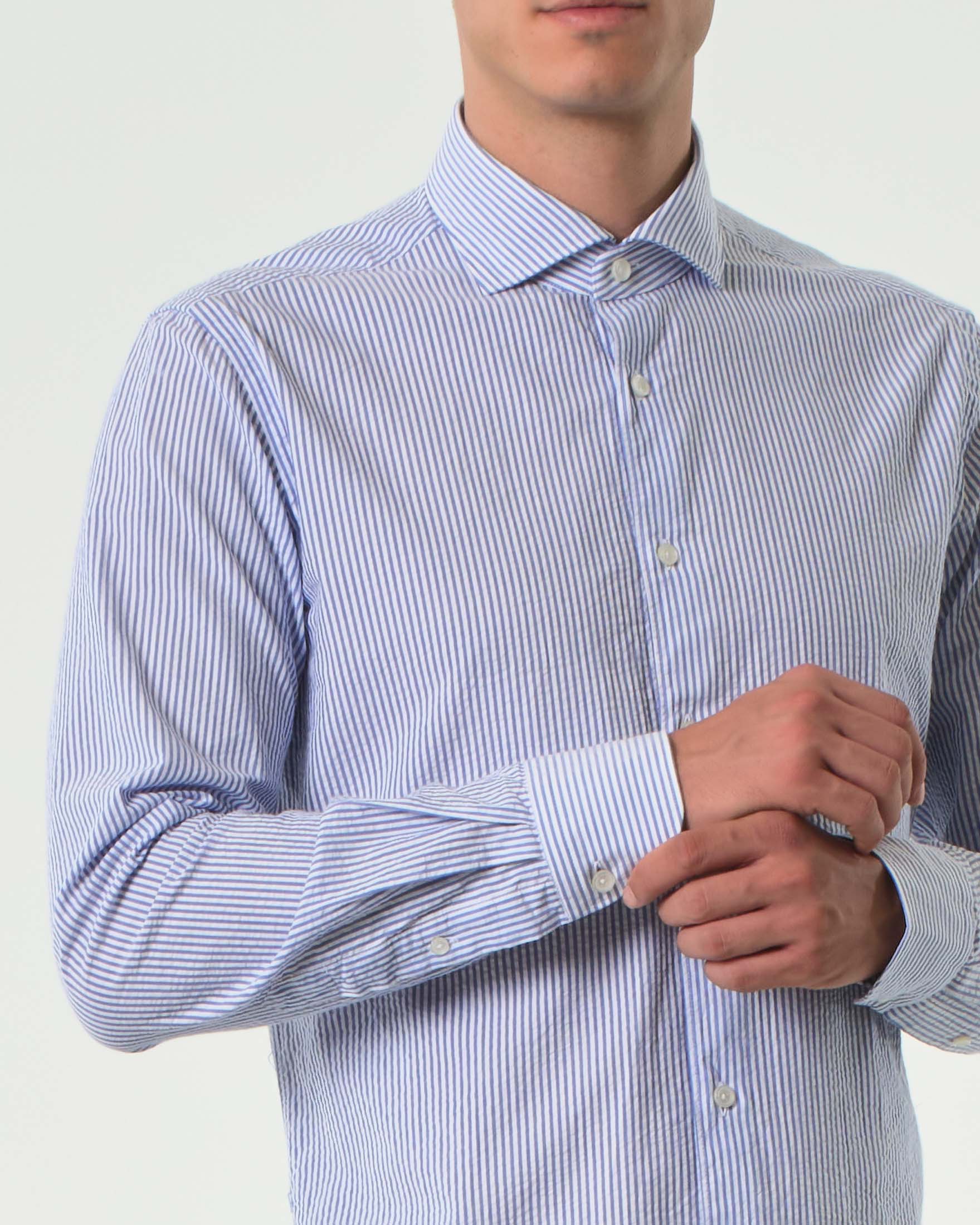 Camicia Xacus bastoncino bianco azzurro in seersucker di puro cotone tailor fit
