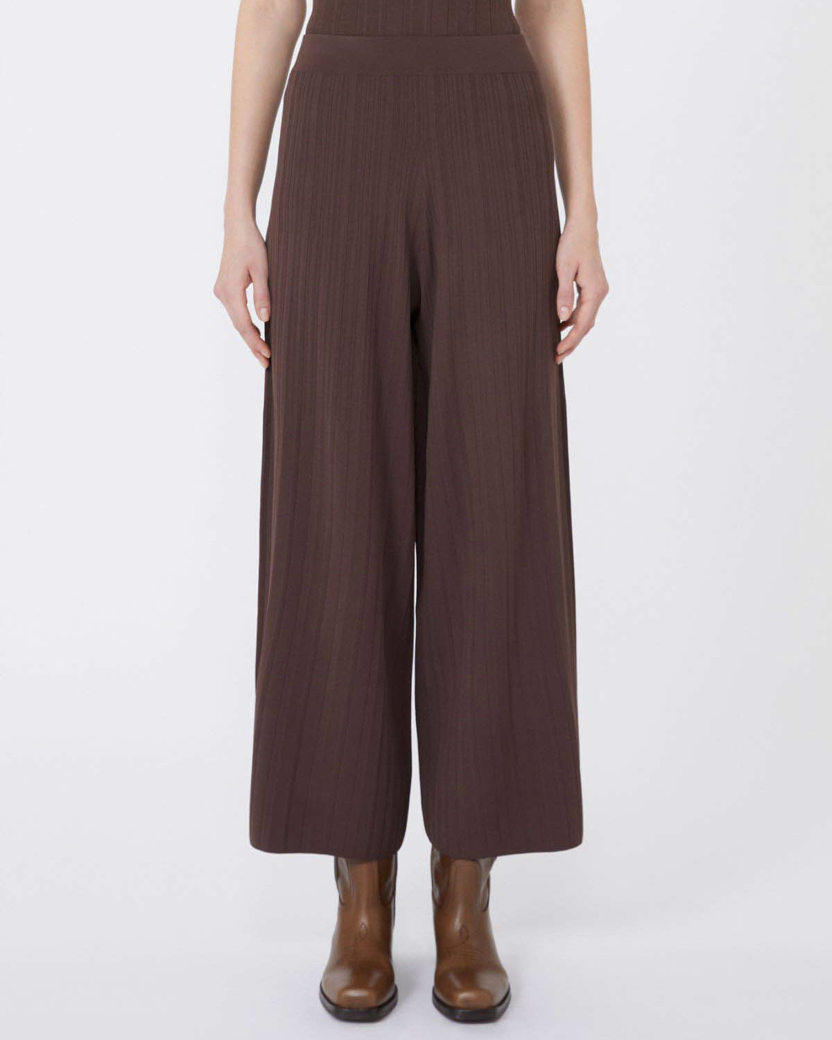 Pantaloni marroni cropped ampi Weekend Max Mara in maglia di viscosa plissettata image