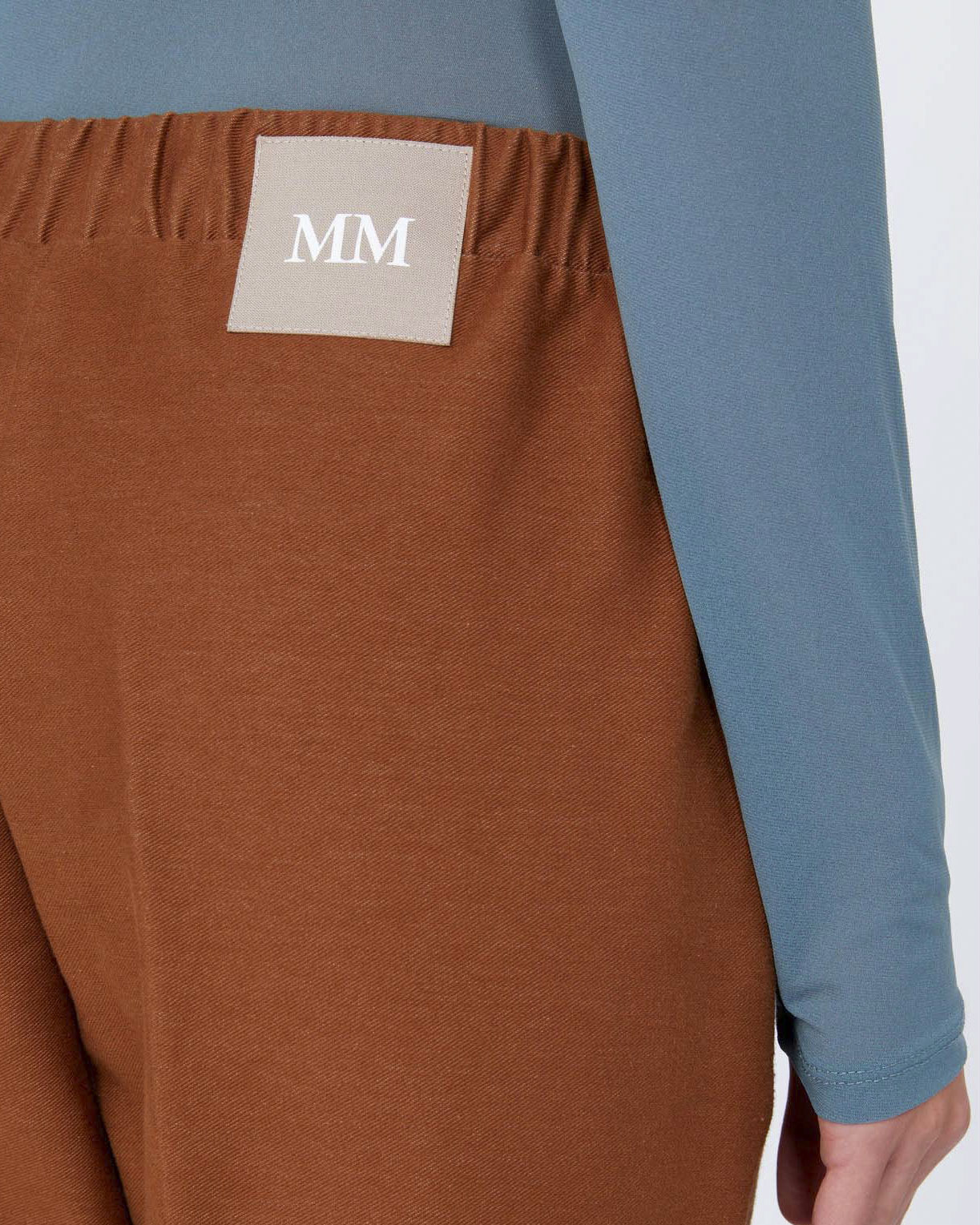 Pantaloni dritti color cuoio MM Max Mara in jersey di misto cotone effetto denim con elastico in vita