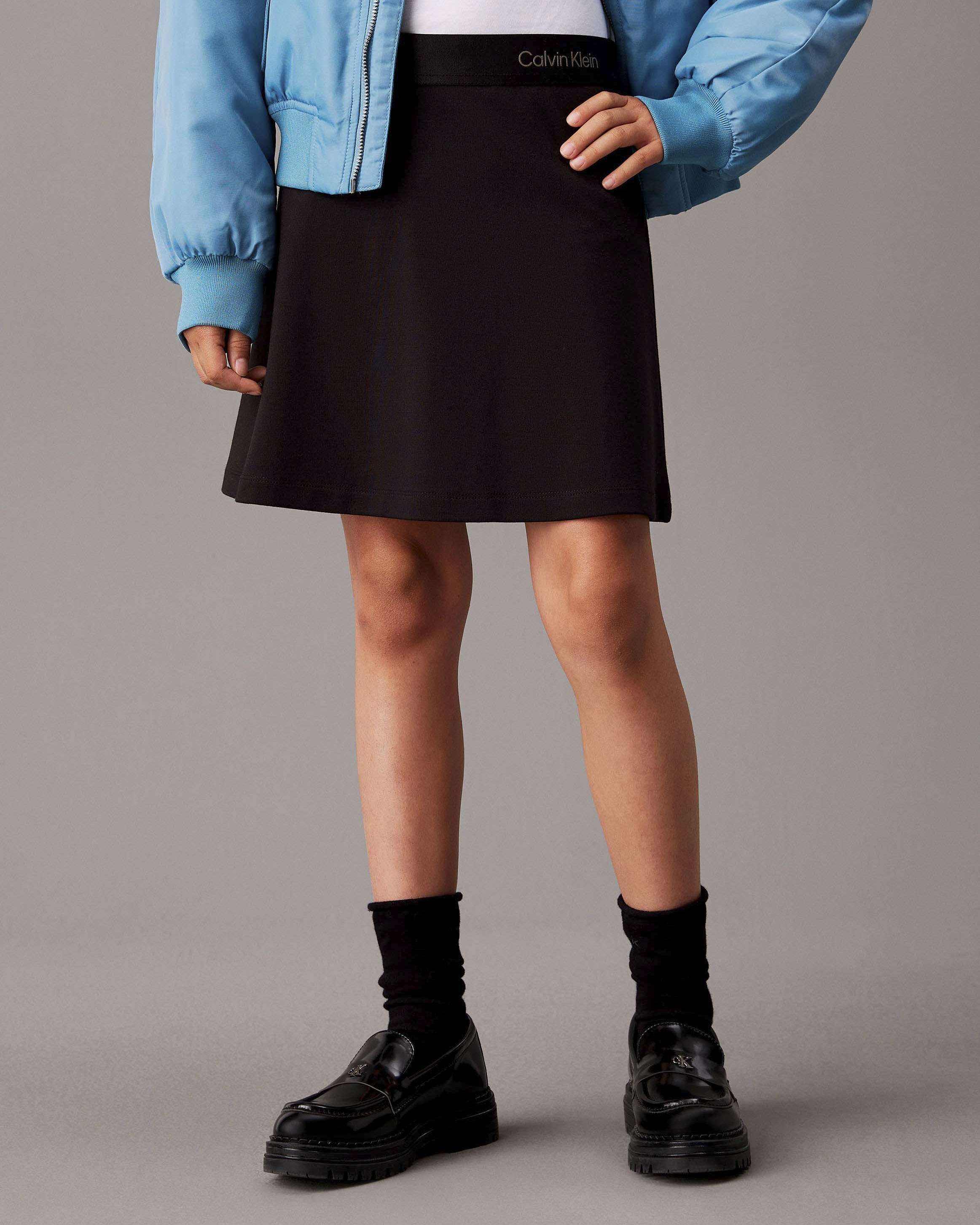 Minigonna Calvin Klein nera in misto viscosa stretch