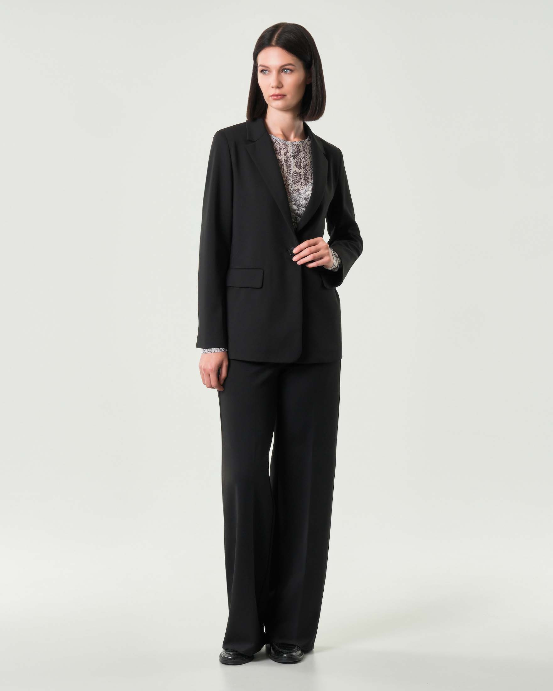 Blazer nero a un bottone Emme Marella in jersey stretch con scollo a rever