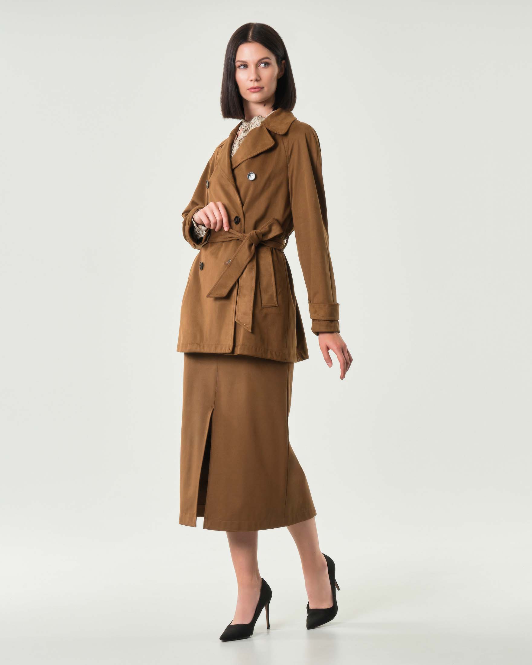 Trench corto color cuoio Emme Marella effetto suede con chiusura a doppiopetto e cintura in vita