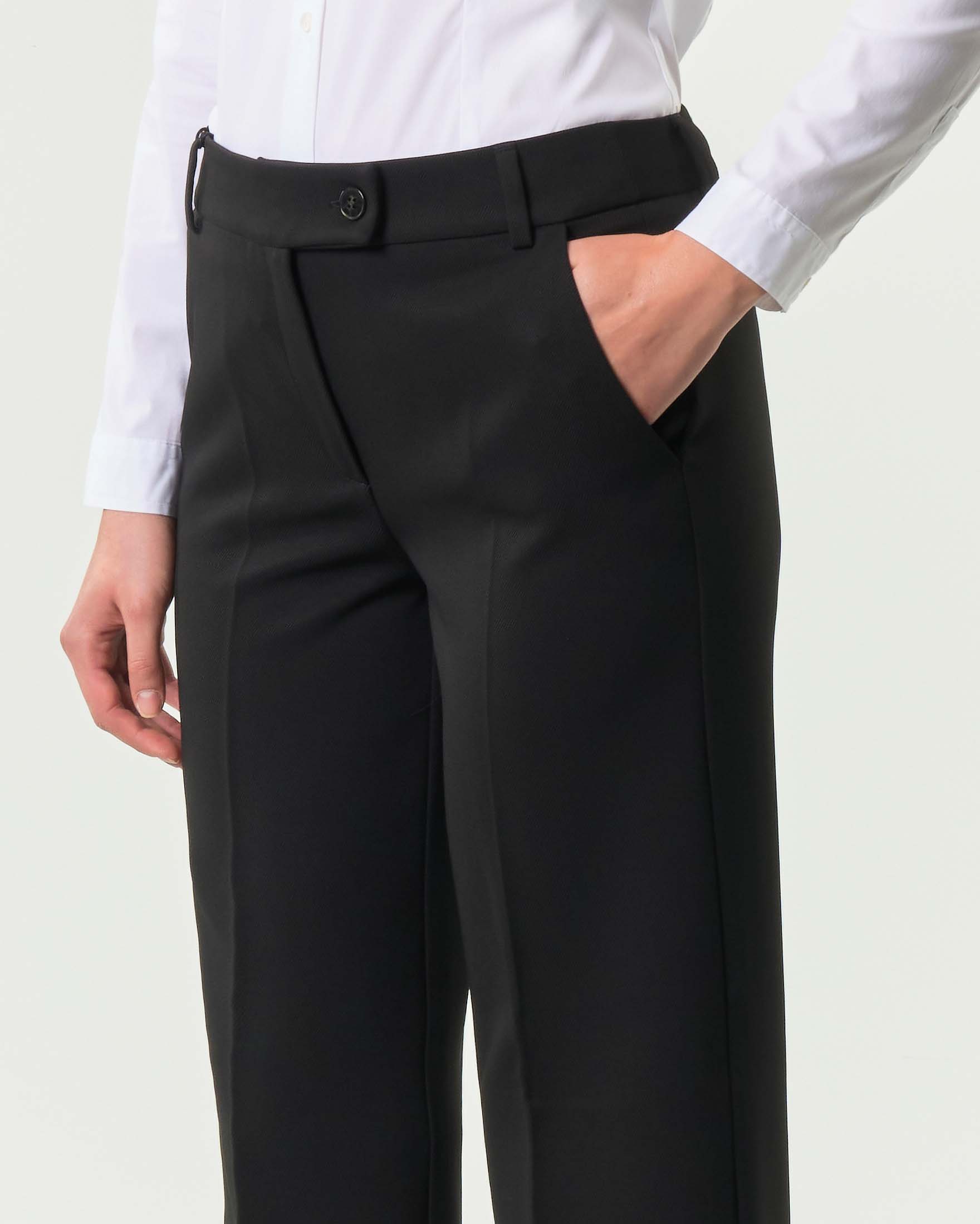 Pantaloni alla caviglia neri Emme Marella in tessuto diagonale stretch dalla linea dritta