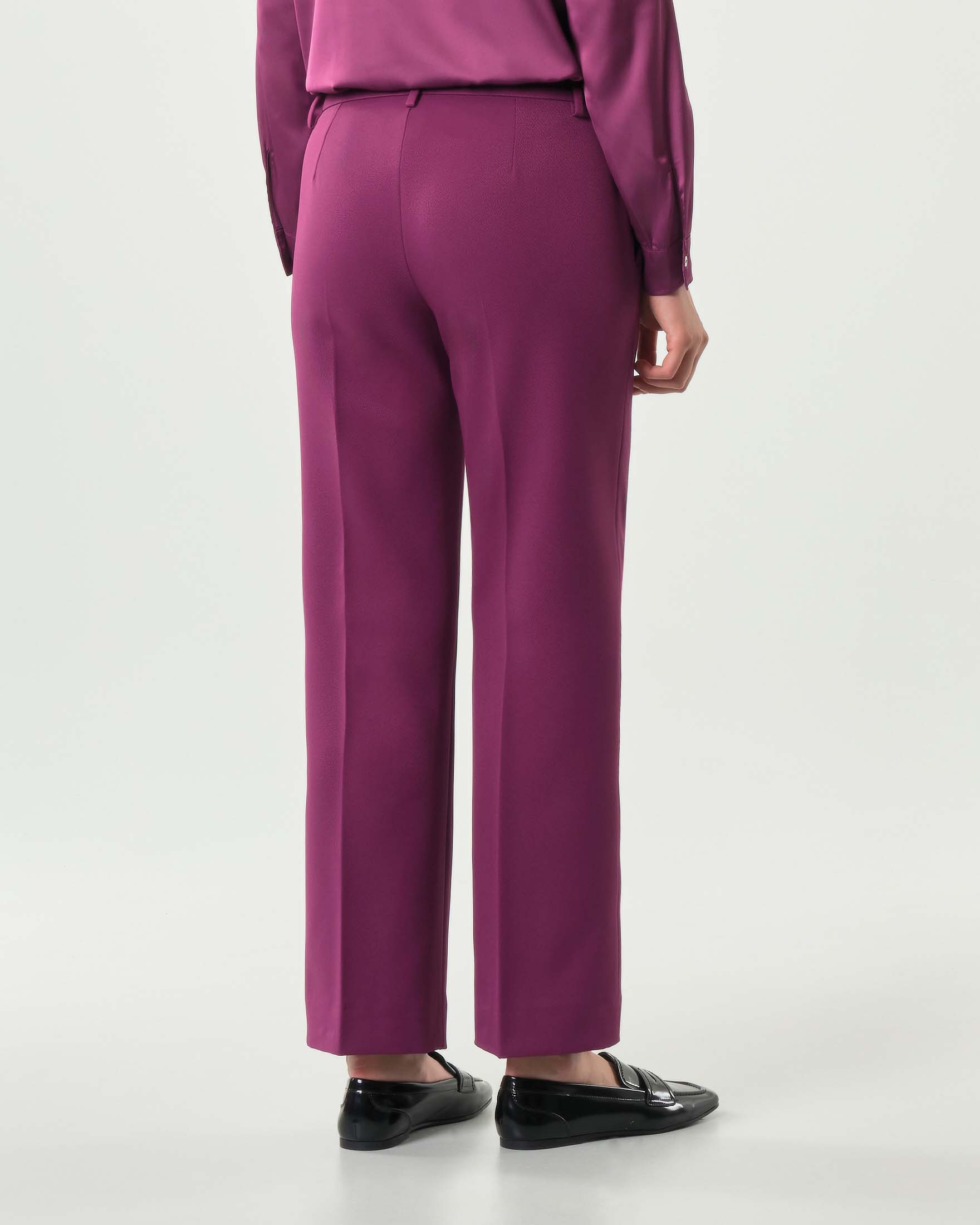 Pantaloni alla caviglia color ciclamino Emme Marella in tessuto diagonale stretch dalla linea a trombetta