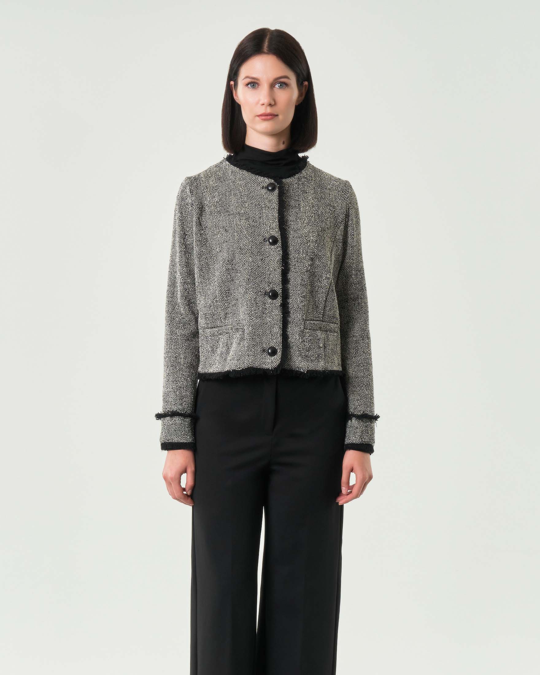 Giacchina corta in misto cotone Emme Marella in tessuto spinato di misto cotone con frange lungo i profili image