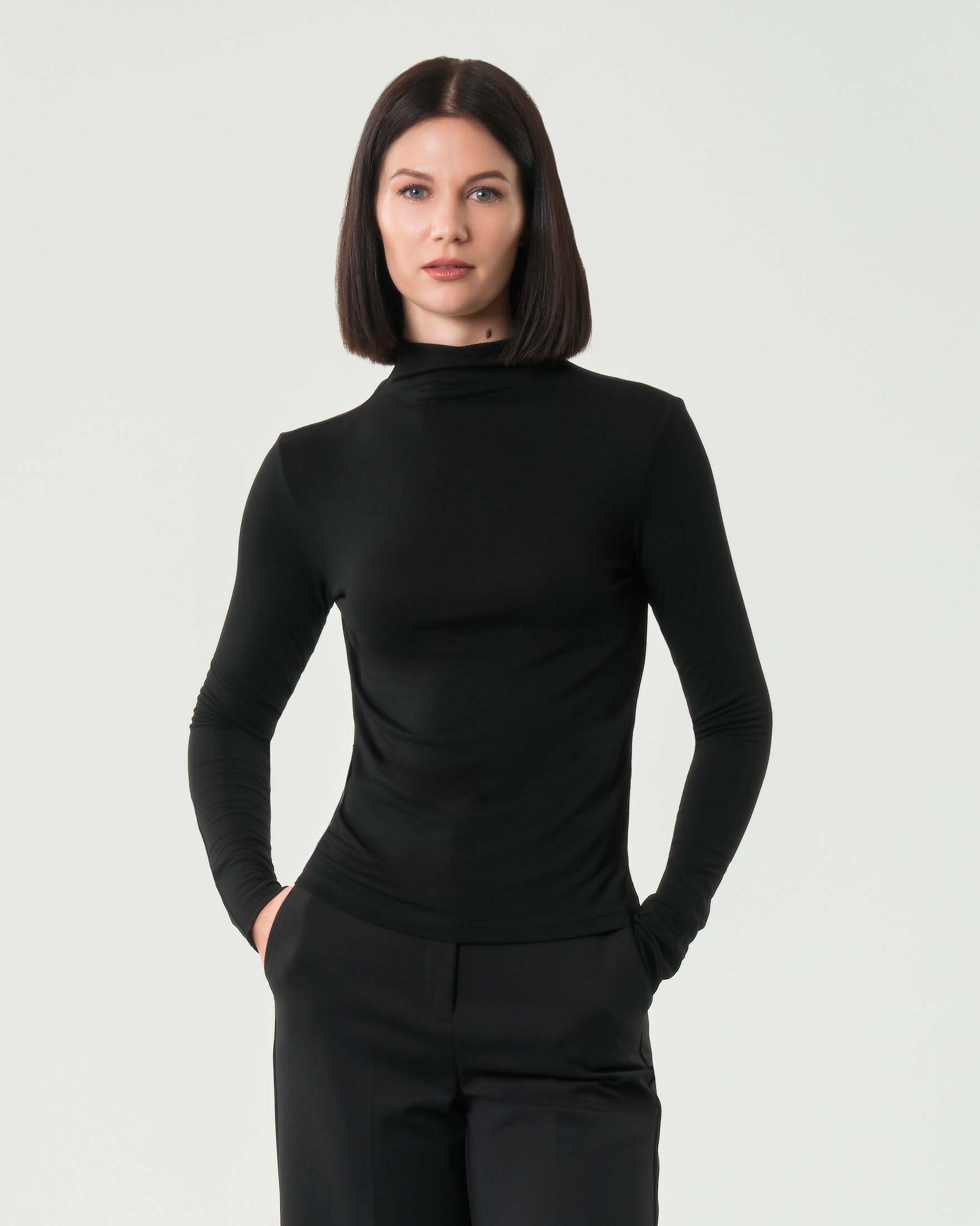 T-shirt a collo alto nera Emme Marella a maniche lunghe in viscosa stretch