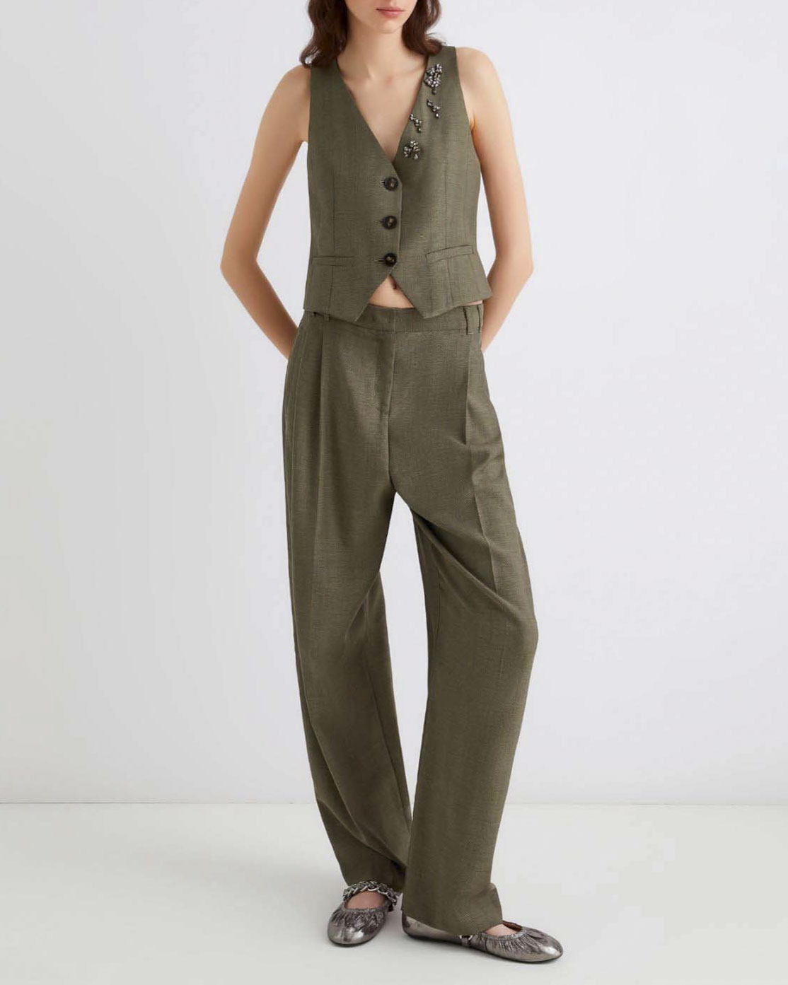 Pantaloni verde militare barell leg Marella in saglia di misto lana e viscosa a fantasia micro spinato con pinces in vita