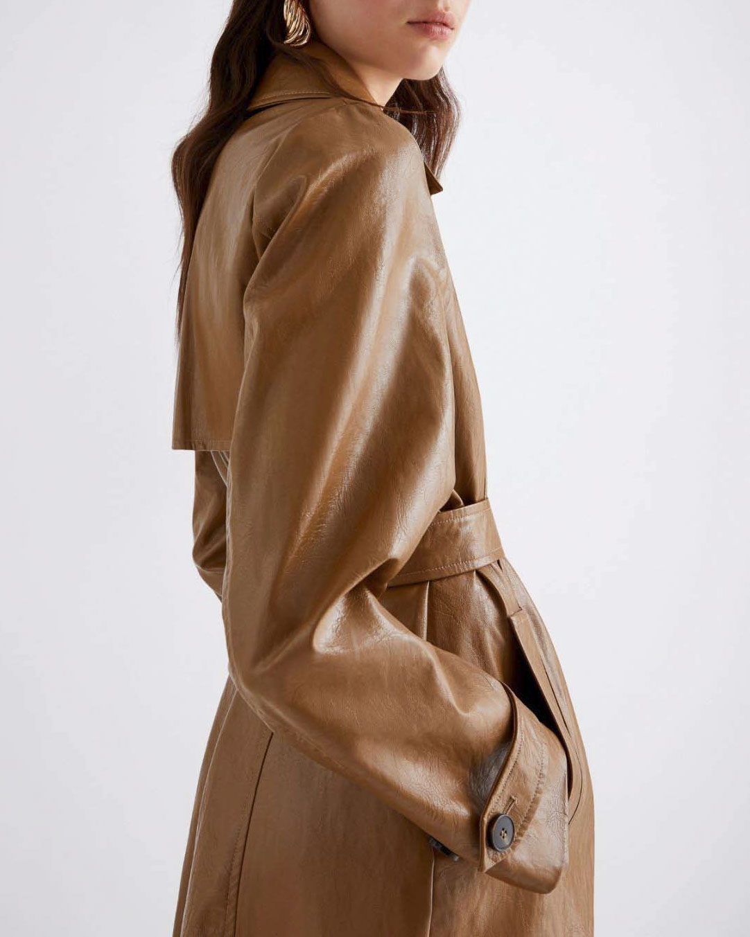 Trench color cuoio Marella in similpelle a doppiopetto con mantellina sulle spalle image