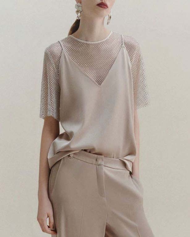 Top color sabbia Marella in raso con scollo a V e spalline sottili