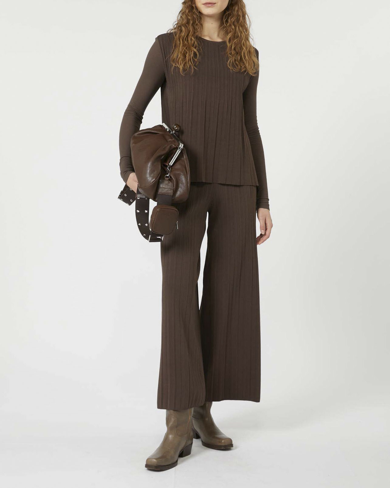 Maglia nera senza maniche Weekend Max Mara in misto viscosa plissè image