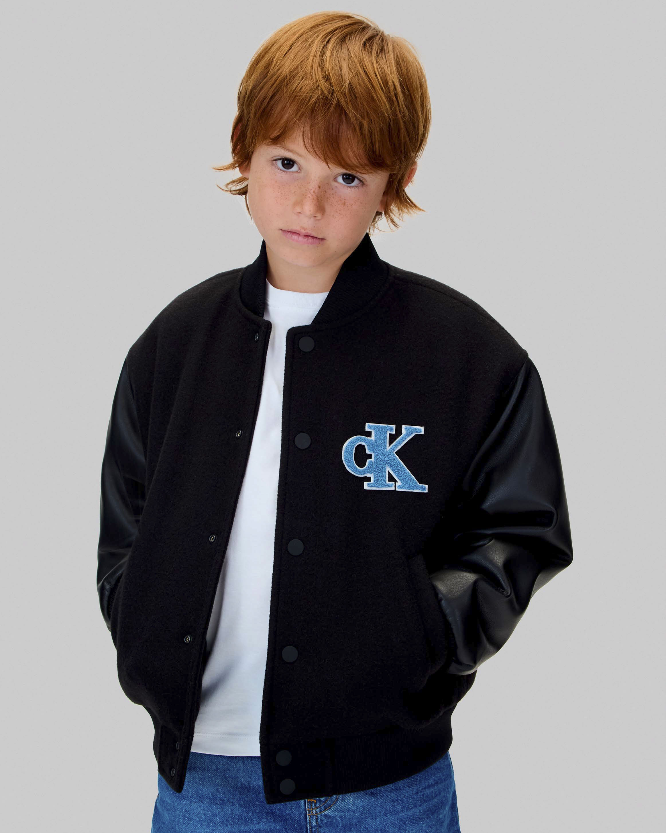 Bomber Calvin Klein nero stile college con logo monogram azzurro