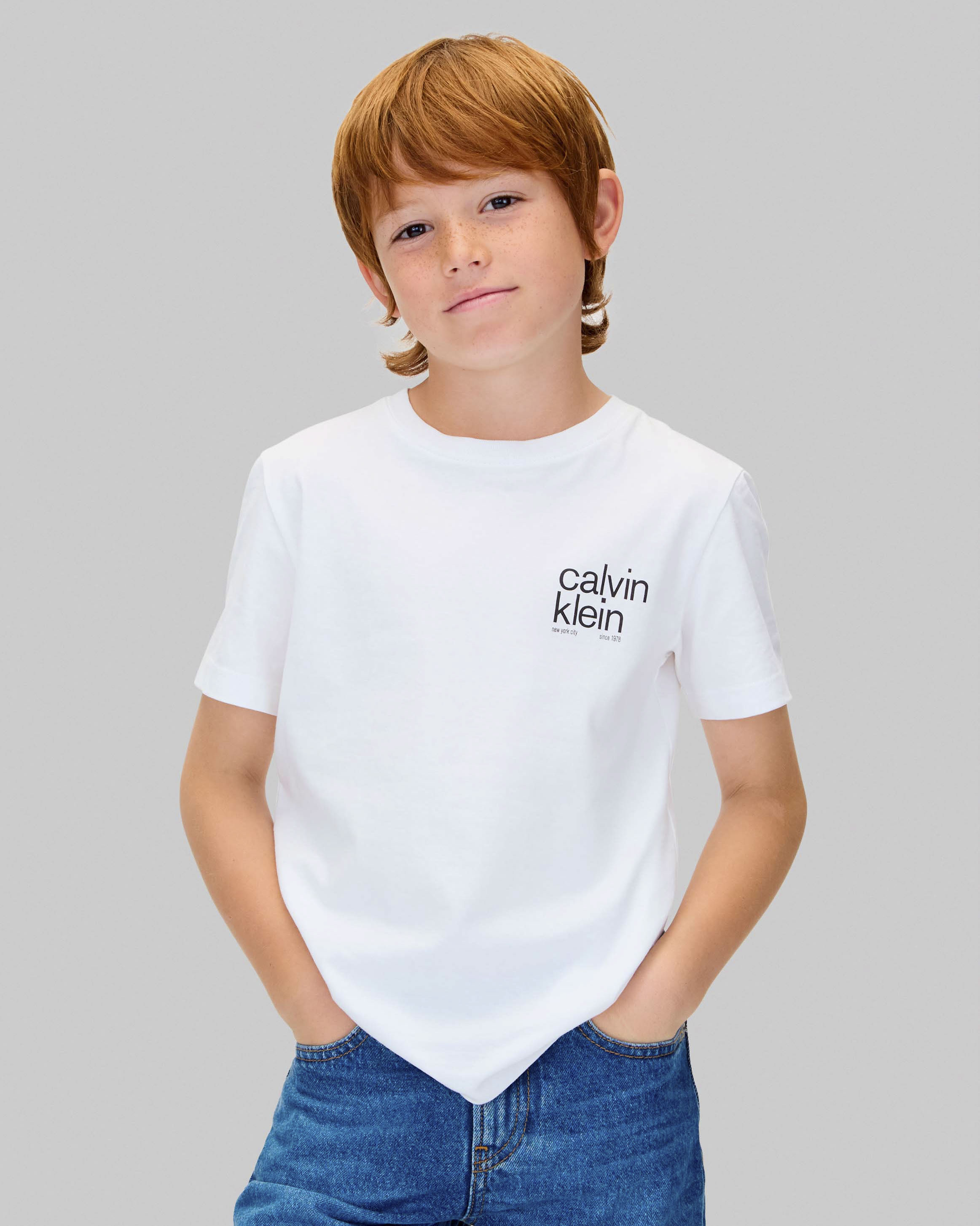 T-shirt Calvin Klein bianca in puro cotone con scritta logo nera