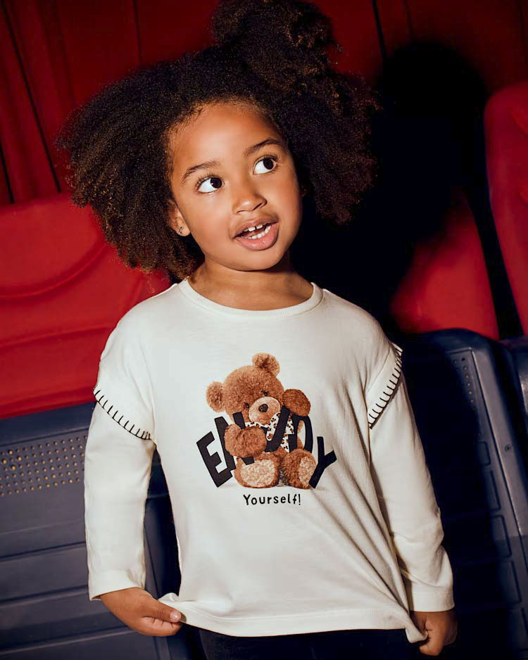 T-shirt Mayoral color panna a maniche lunghe con orsetto 'Enjoy yourself'