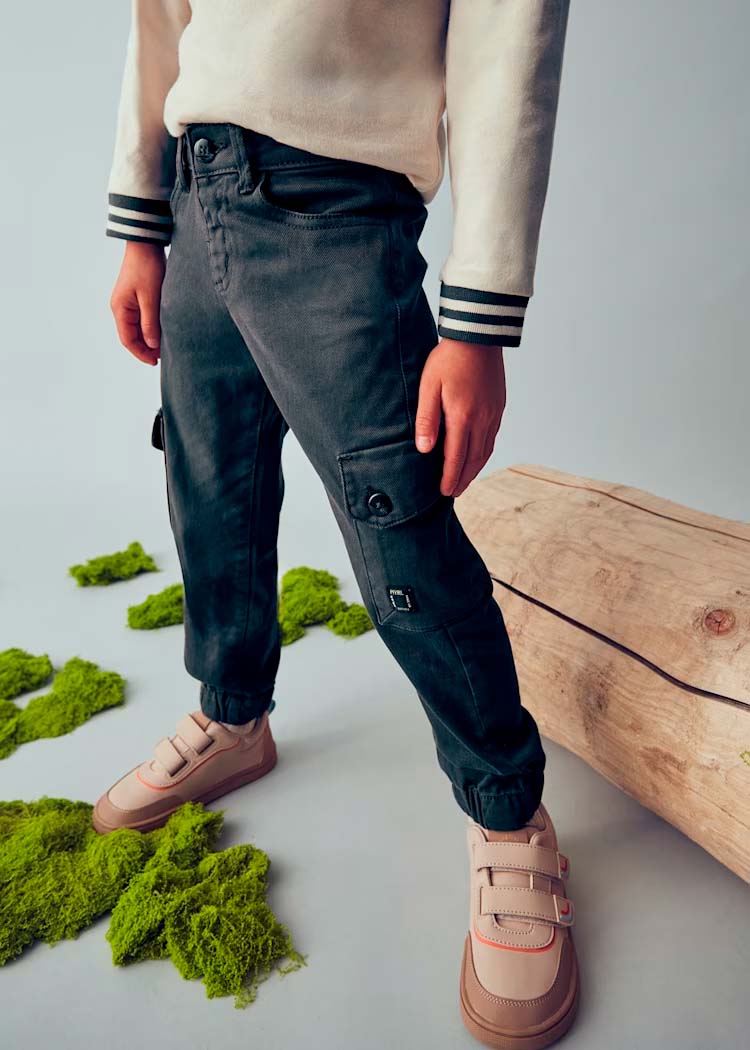 Jogger Mayoral cargo color piombo in cotone stretch