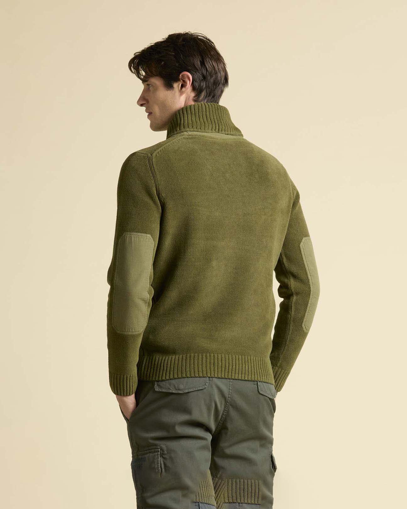 Maglione Aeronautica Militare verde militare in ciniglia con collo a scialle image