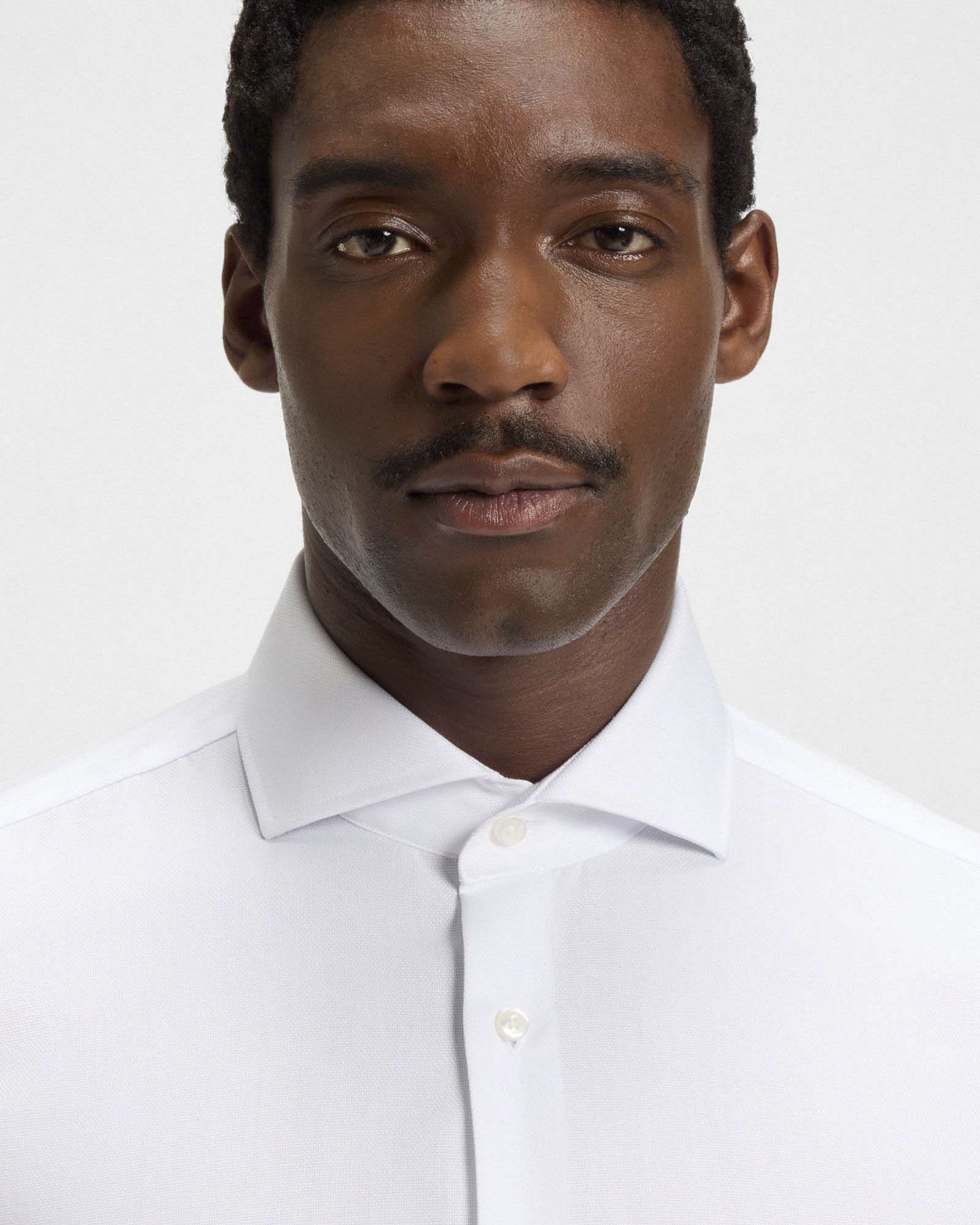 Camicia Spread Boss bianca in puro cotone Oxford con colletto aperto alla francese