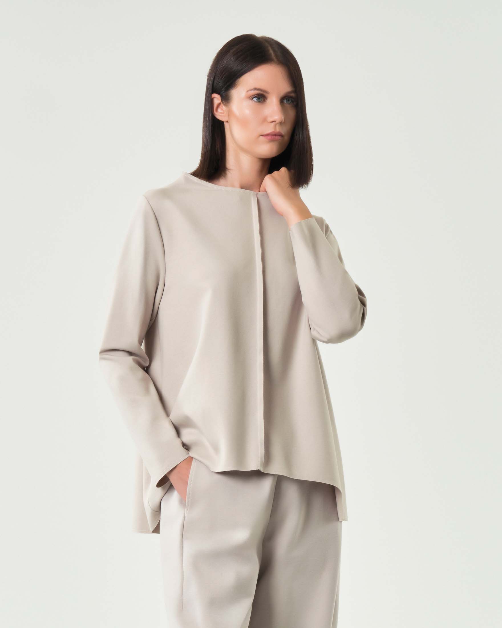 Felpa color ghiaccio Jurerê in misto viscosa punto Milano con fondo con arco frontale e cuciture a rilievo