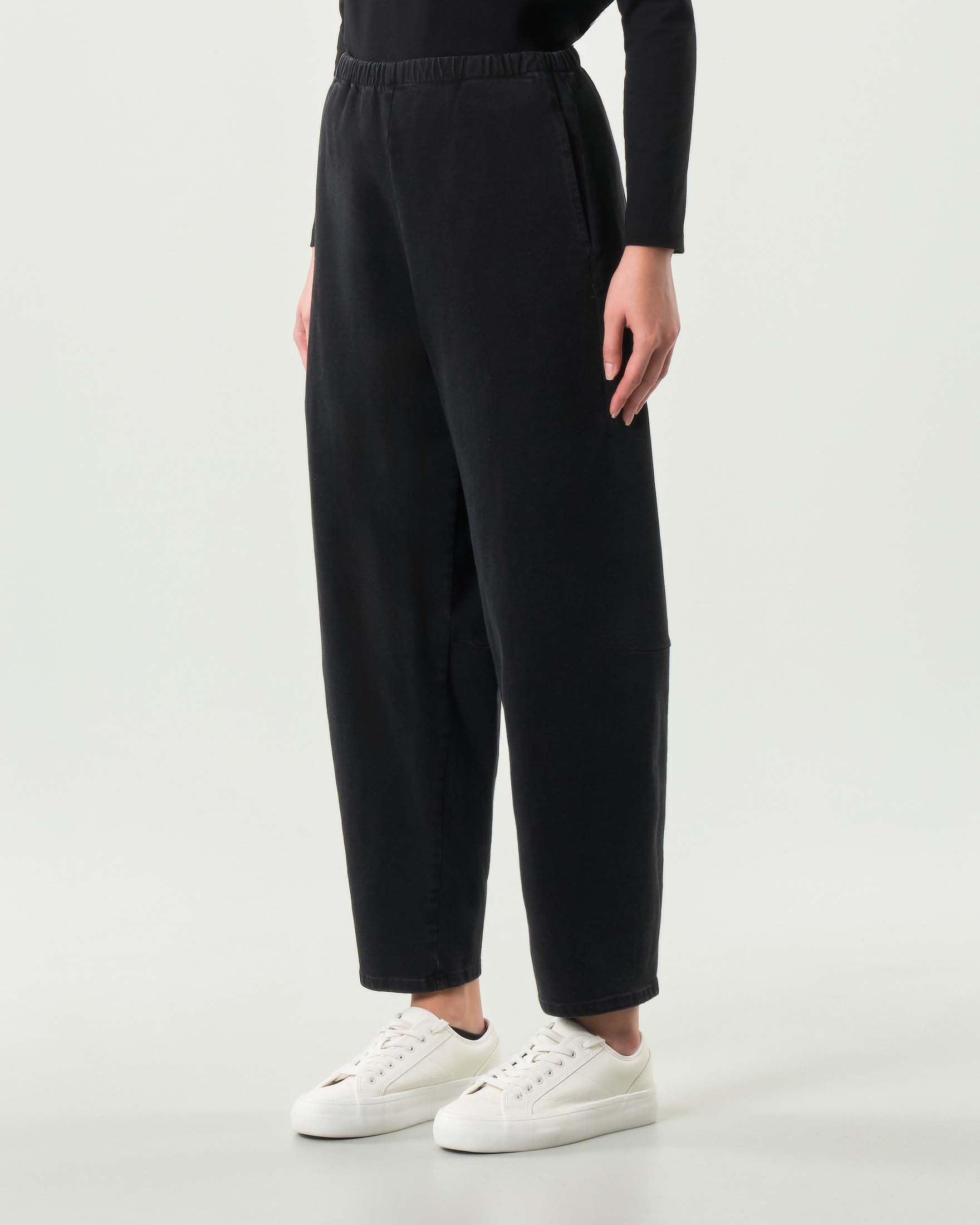 Jeans a palloncino neri Jurerê in misto cotone stretch con elastico inserito in vita image