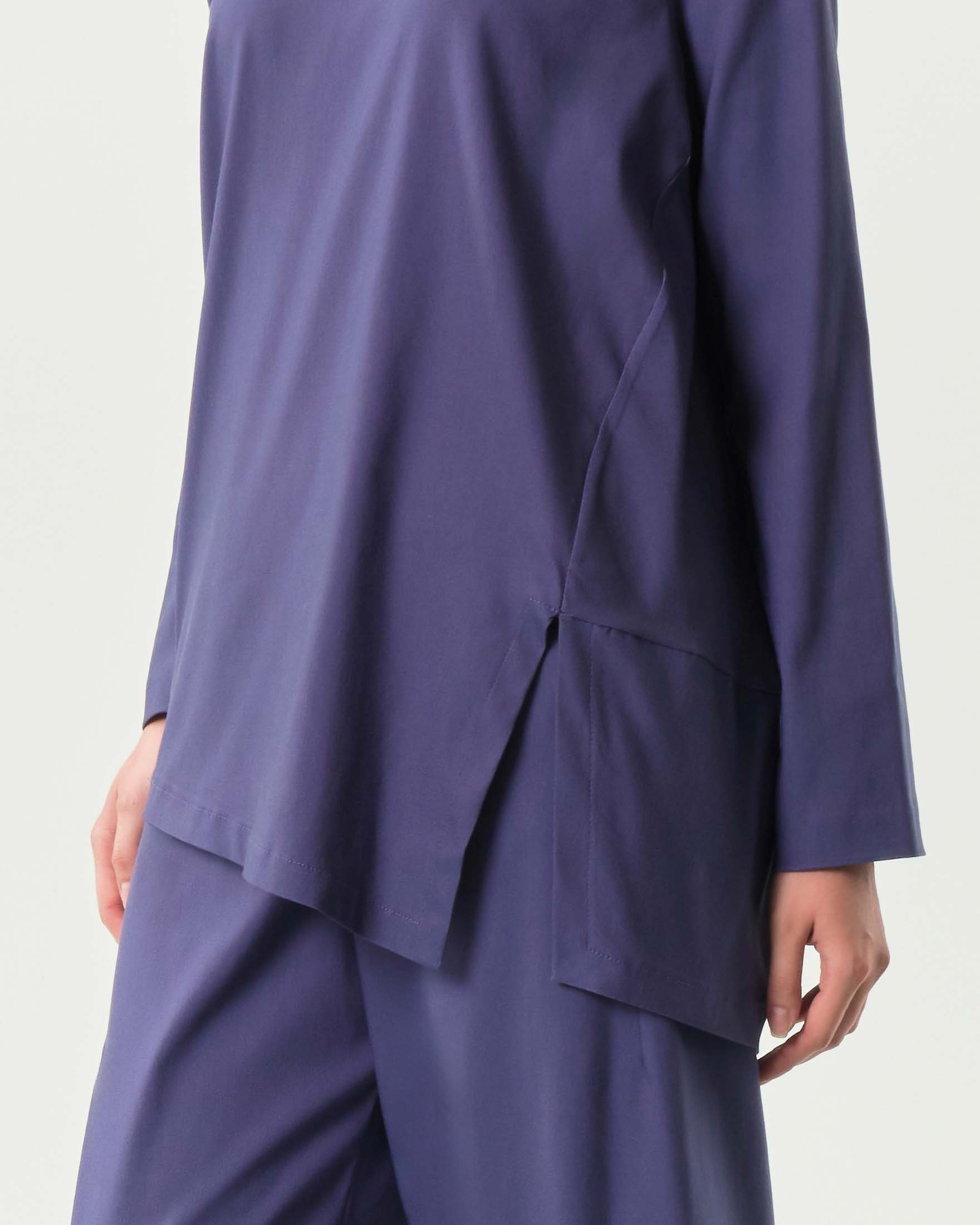 Blusa viola Jurerê in bengalina di misto viscosa con scollo tondo con fondo asimmetrico e spacco laterale image