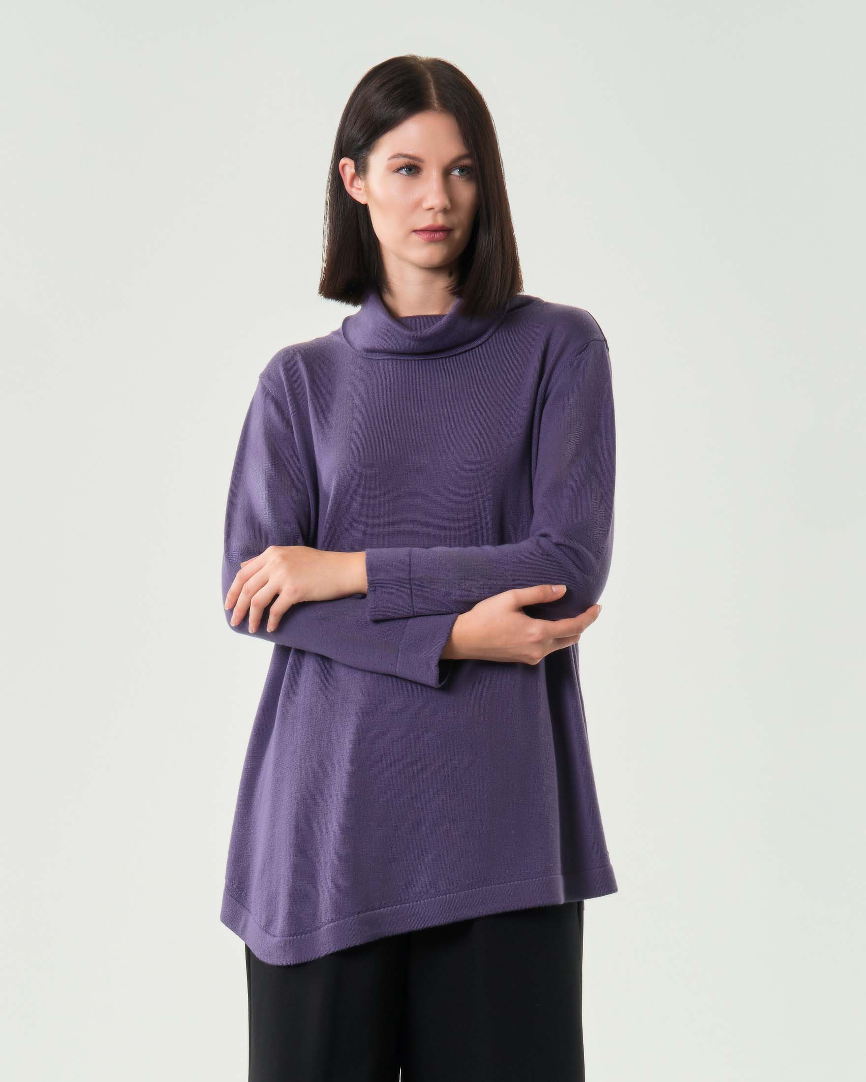 Maglia Jurerê color malva in lana merino con collo alto a ciambella e fondo a cappette
