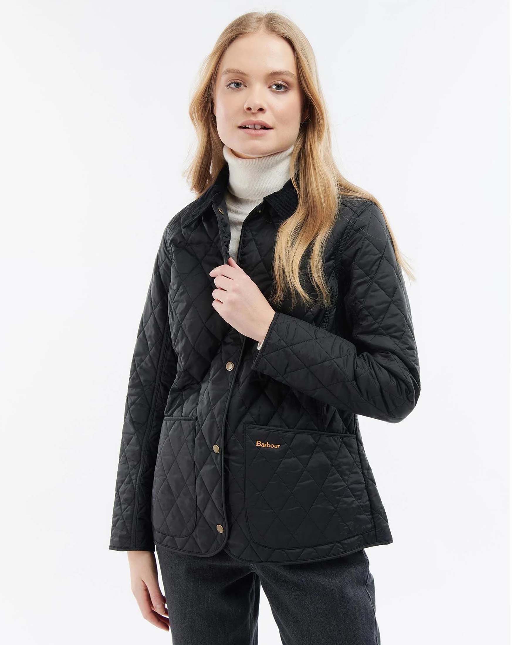Gilet nero Barbour Annandale trapuntato dalla linea sfiancata con scollo a V e chiusura a cerniera