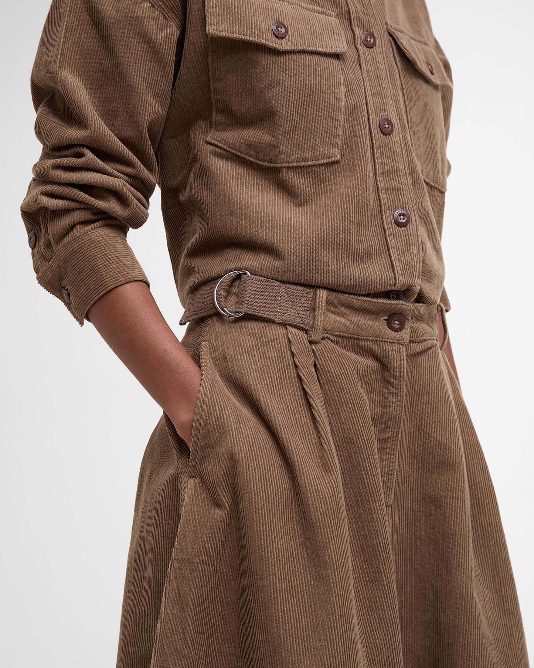 Gonne midi Yasmin Barbour color cammello dalla linea a ruota in velluto a costine con cinturini in vita image